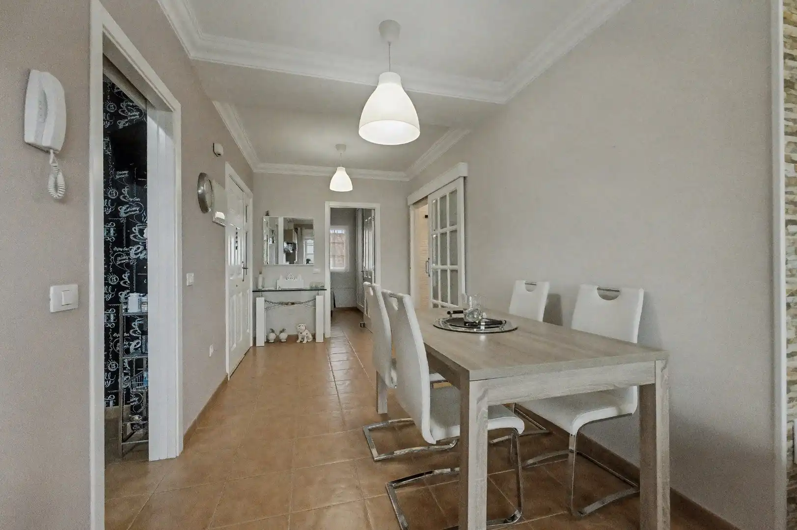 Mooi 3-slaapkamer hoekappartement, volledig instapklaar en in topconditie. foto 5