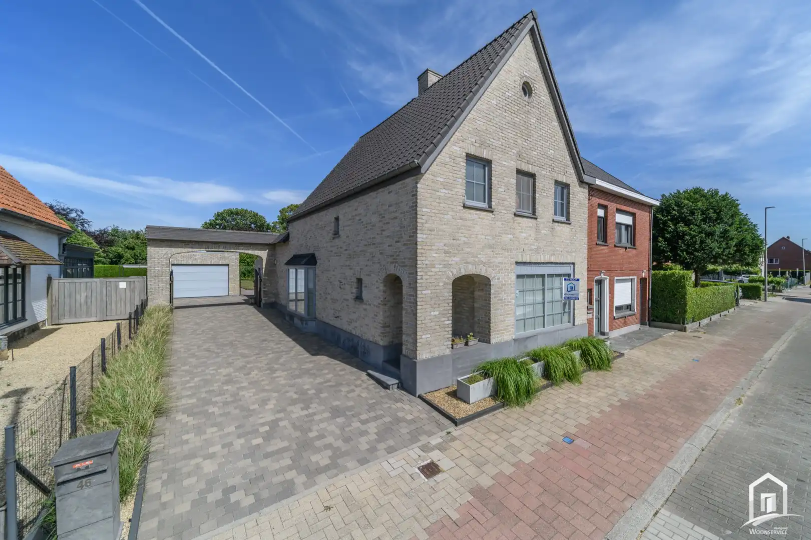 Centraal gelegen mooie halfopen bebouwing te Zele foto {{pictureIndex}}