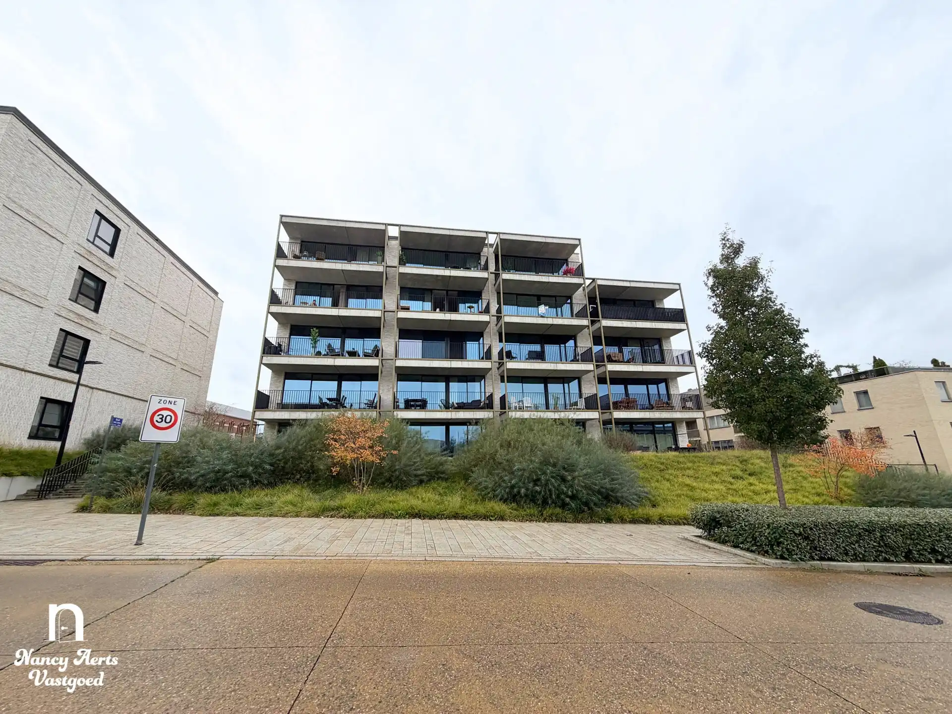 Energiezuinig 1-slaapkamerappartement in hartje Beringen foto 15