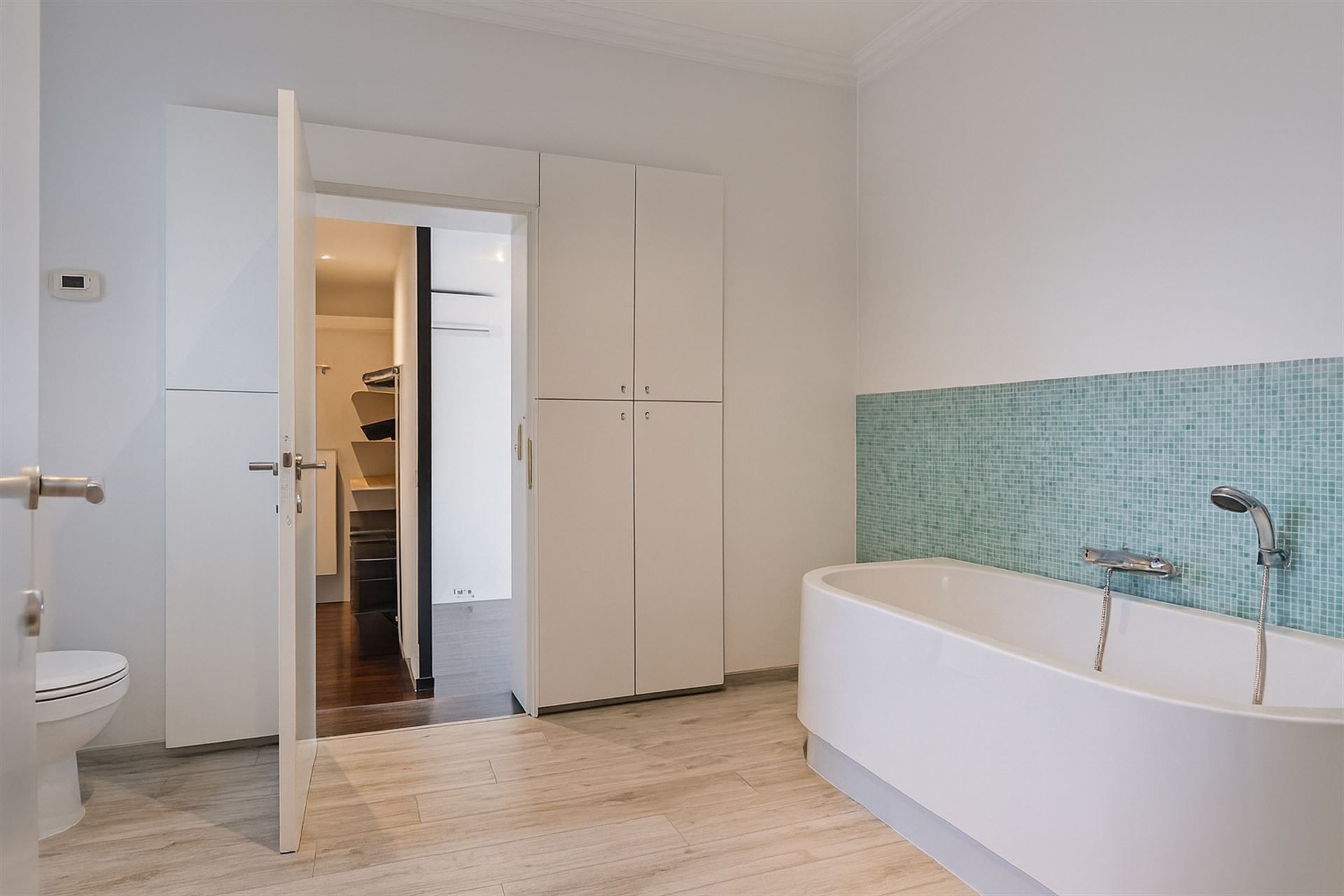 Unieke woonst met verborgen tuinoase foto 10