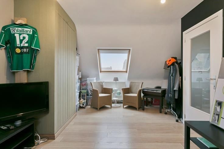 Instapklare woning met 4 slpks in het hart van Stalhille foto 9