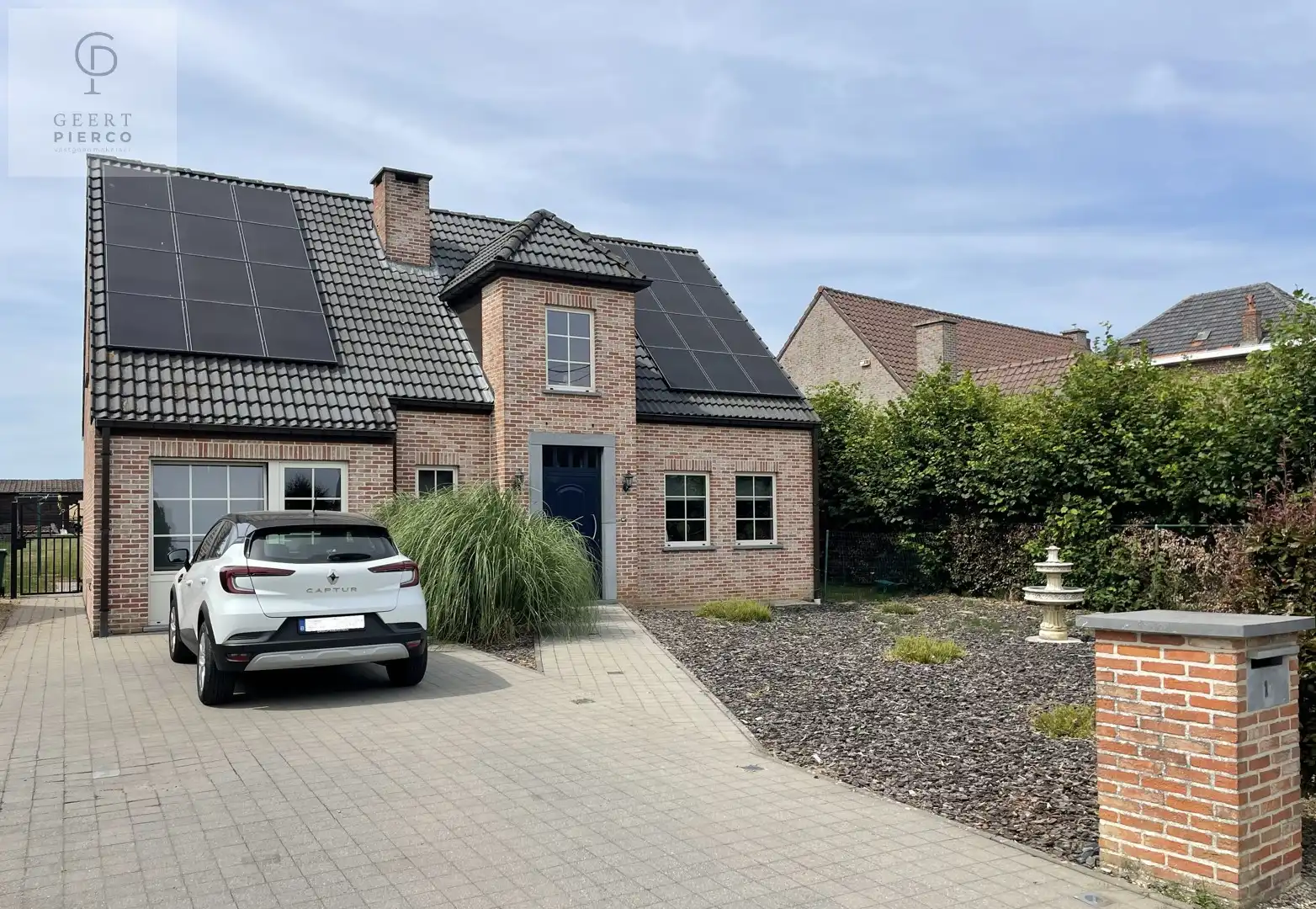 Charmante villa met uitzonderlijke tuin op een perceel van 22a 93ca foto {{pictureIndex}}