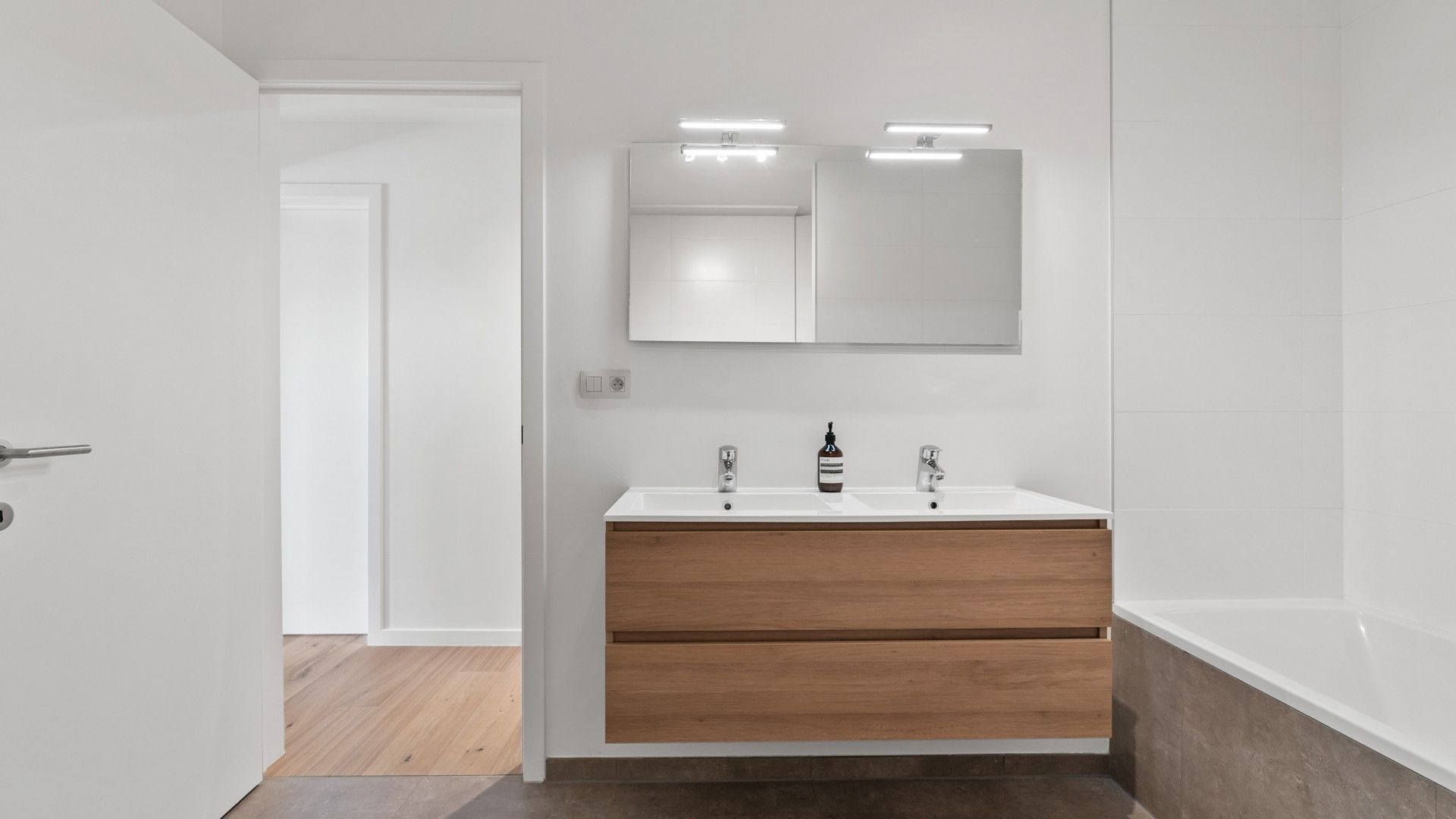 Exclusief appartement van 164,88 m2 met 2 terrassen in centrum Maaseik foto 44