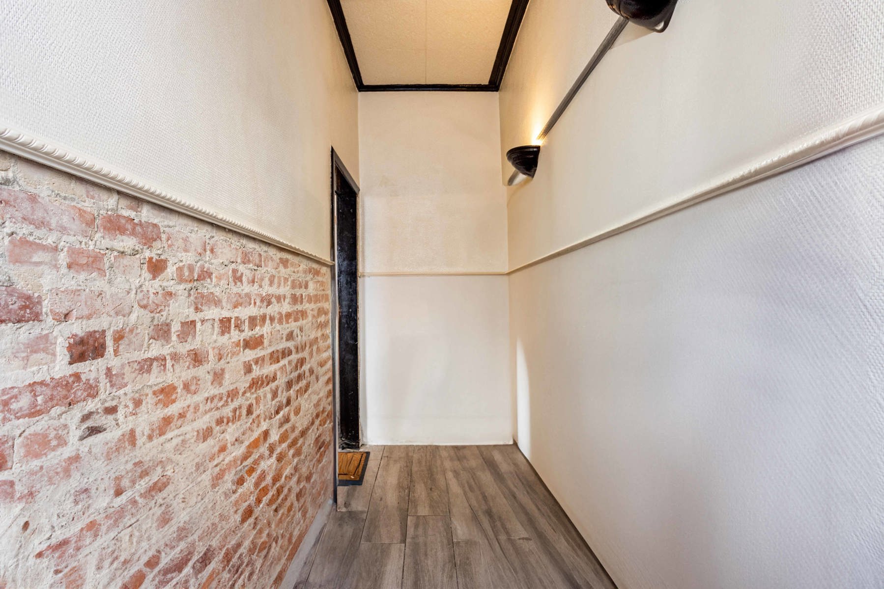 Te koop - Leuke rijwoning met 3 ruime slaapkamers foto 2