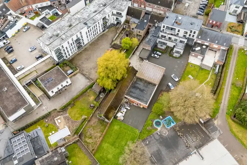 Karaktervolle interbellumwoning met loods nabij de Markt van Gavere foto 27