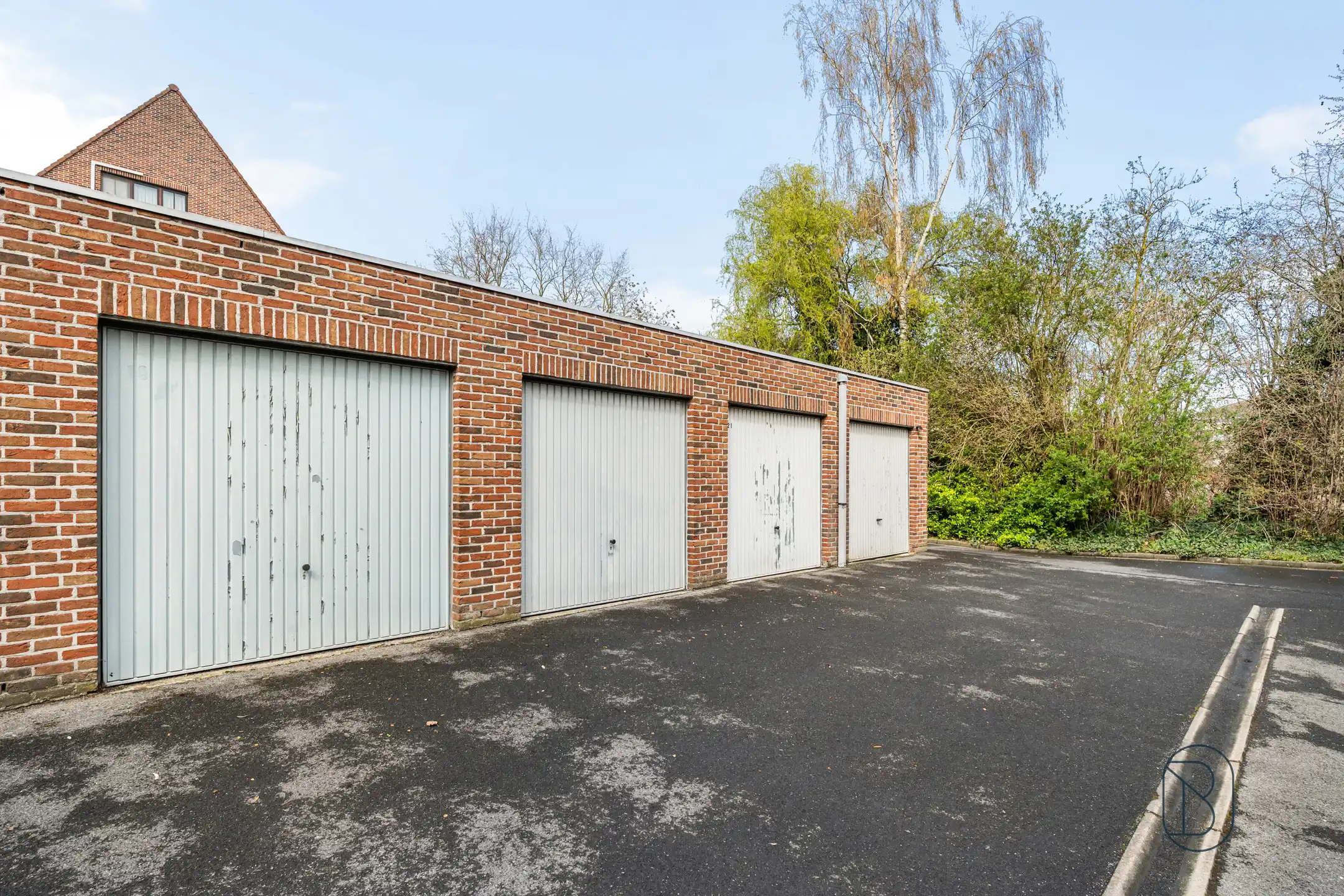 Instapklaar 2-slaapkamerappartement met garage in Harelbeke foto 18