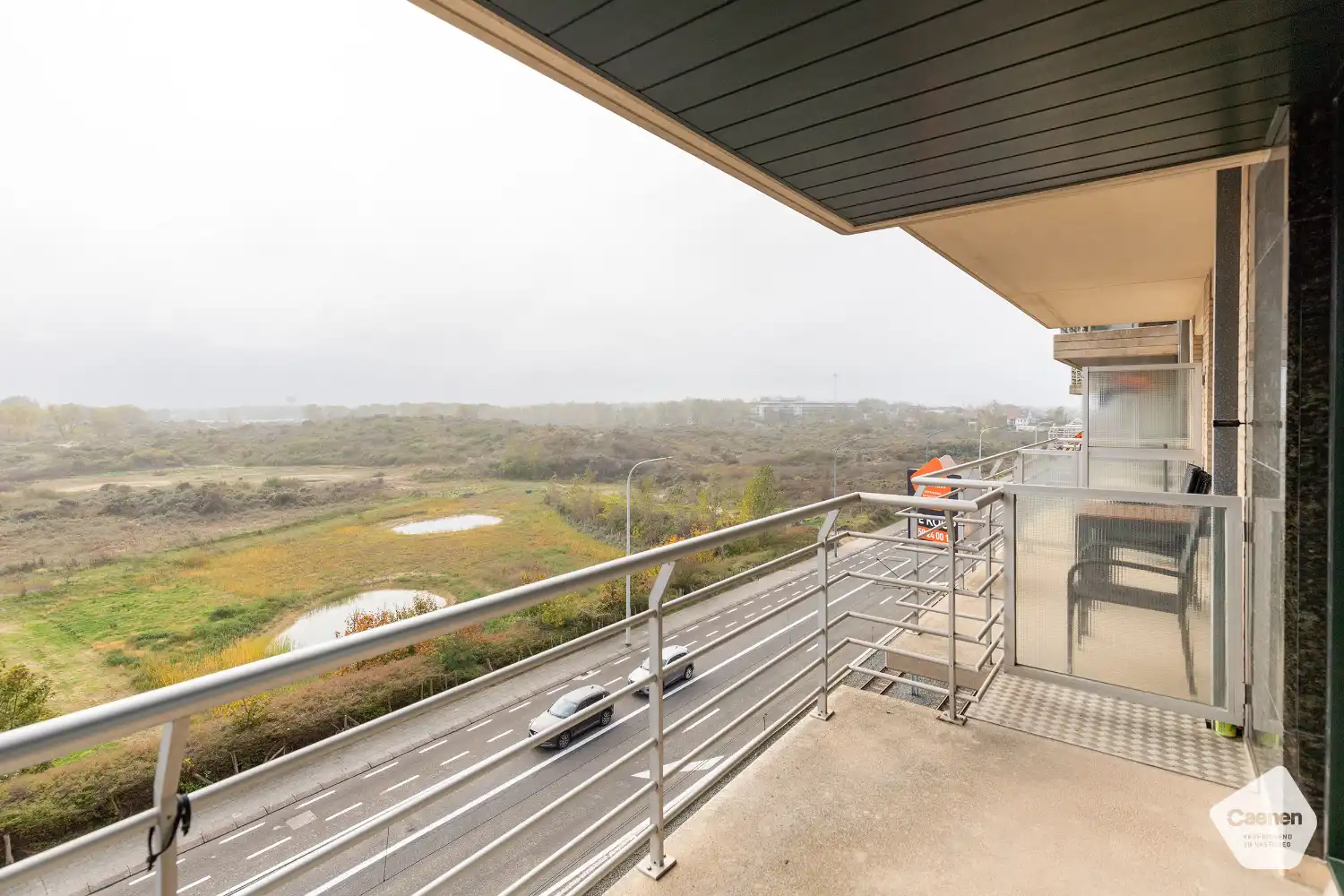 Goed onderhouden studio met ruim terras en mooi zicht op de Simliduinen foto 7