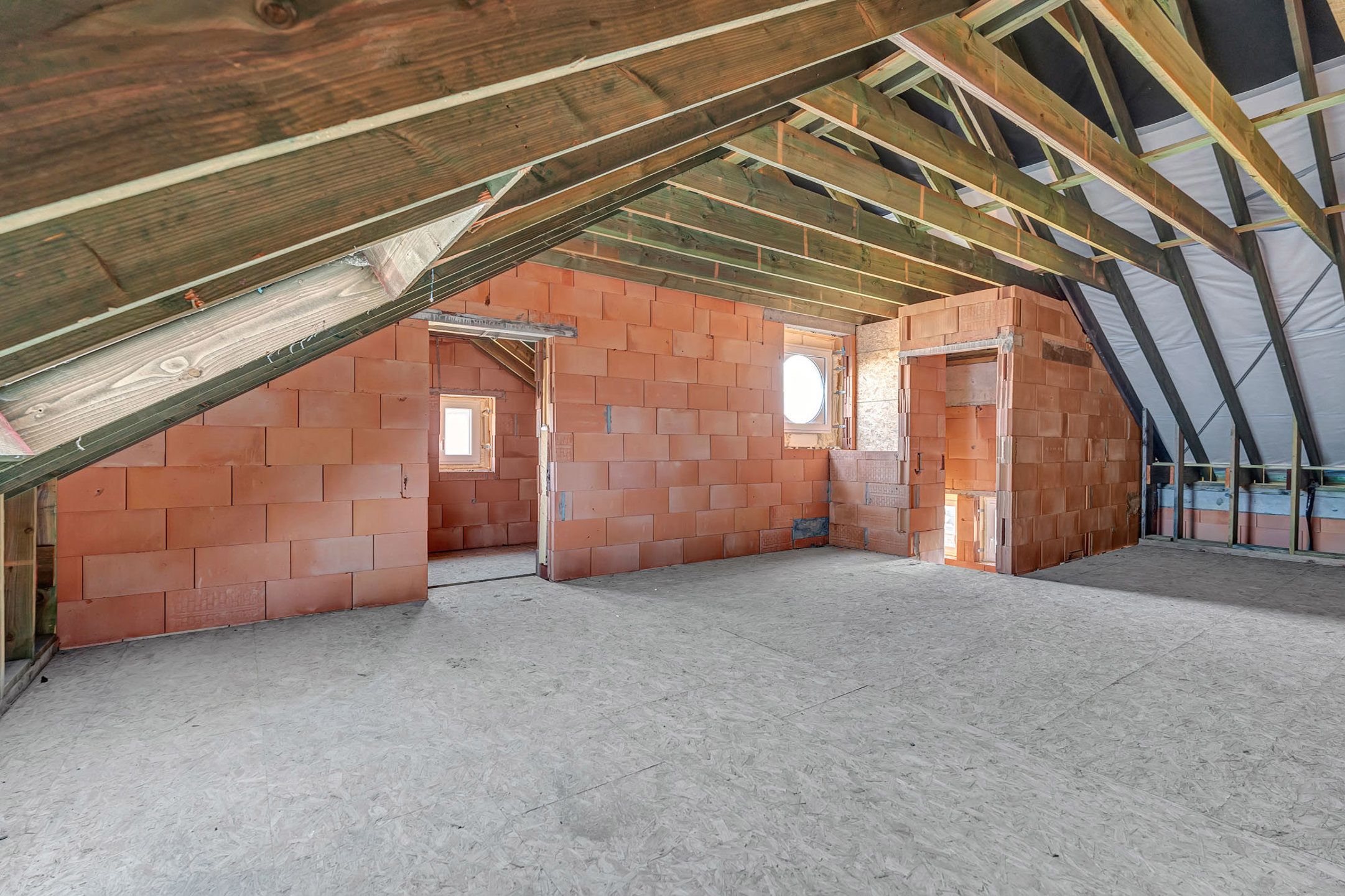 Halfopen bebouwing met drie slaapkamers en garage foto 23