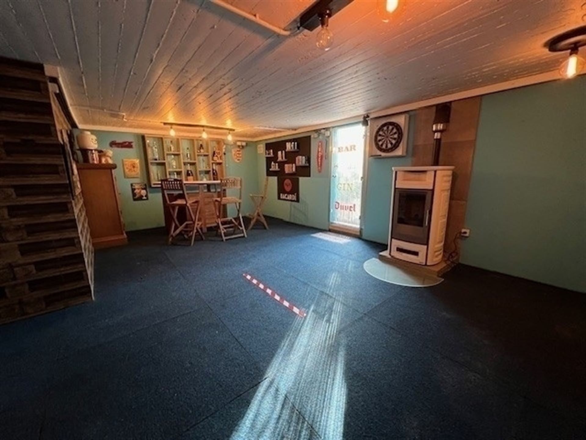Bel-etage woning met ruime garage  en 2 badkamers! foto 7