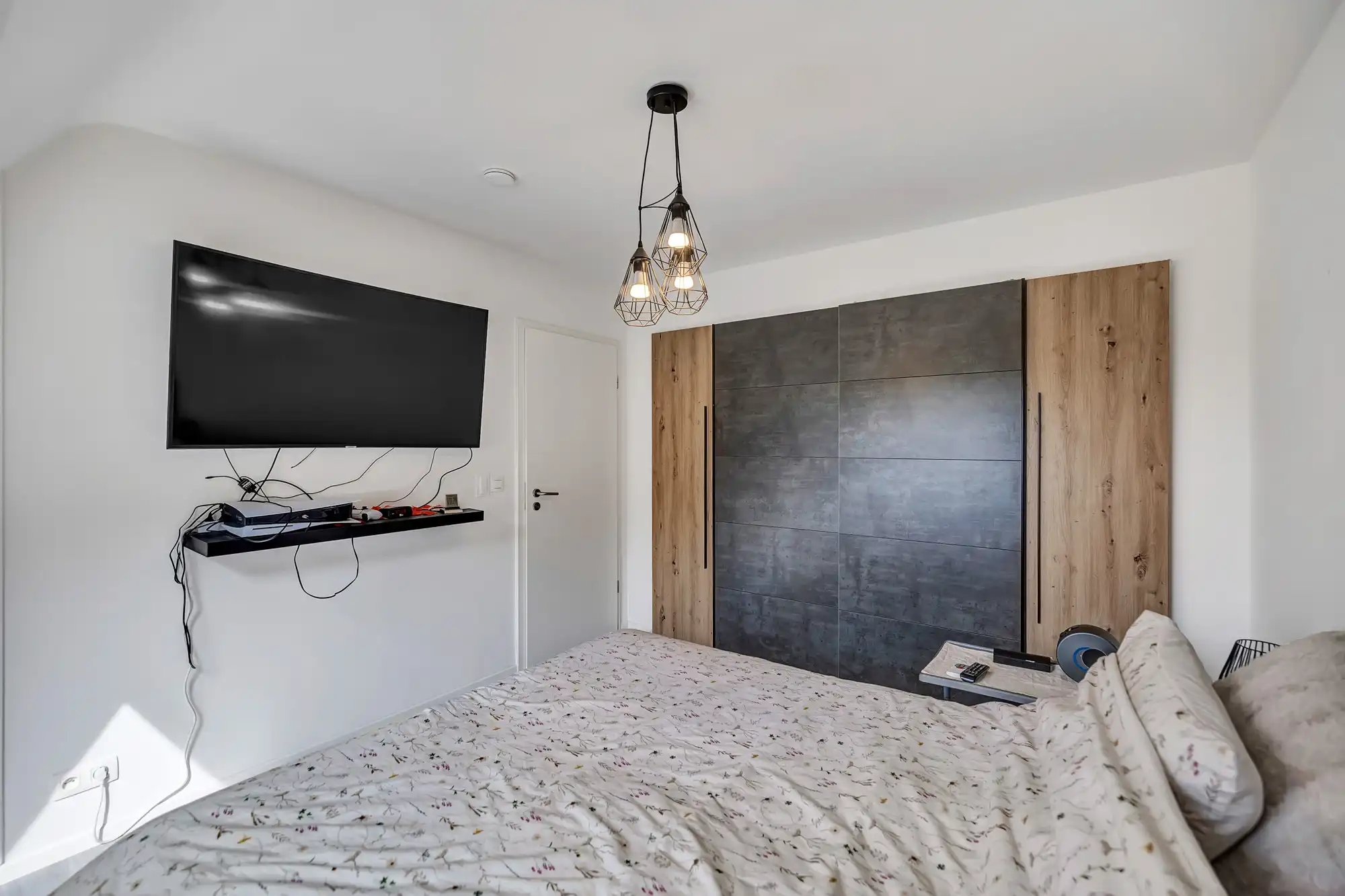 Gerenoveerd appartement met twee slaapkamers en staanplaats foto 14