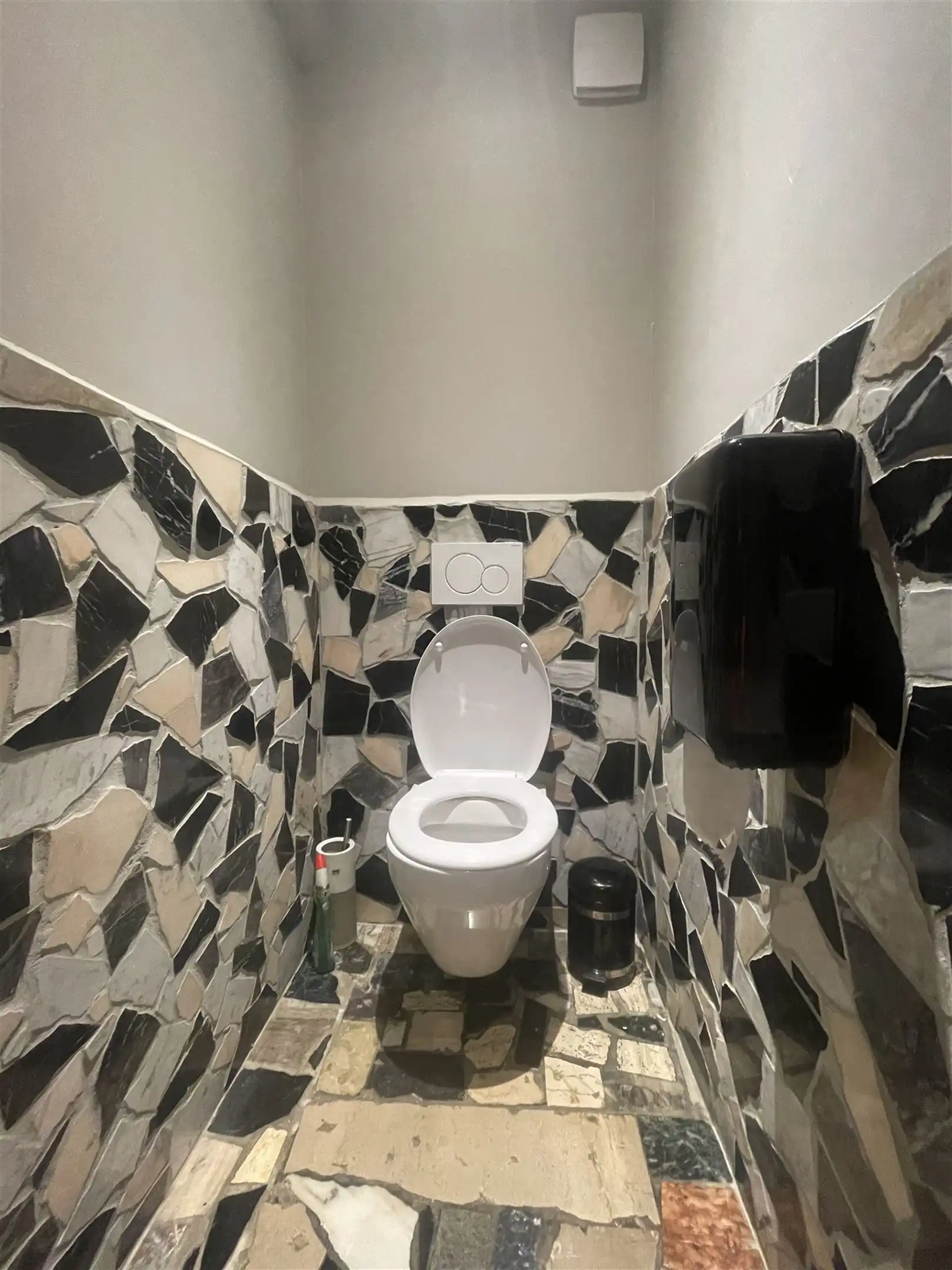 Goed gelegen horecazaak foto 24