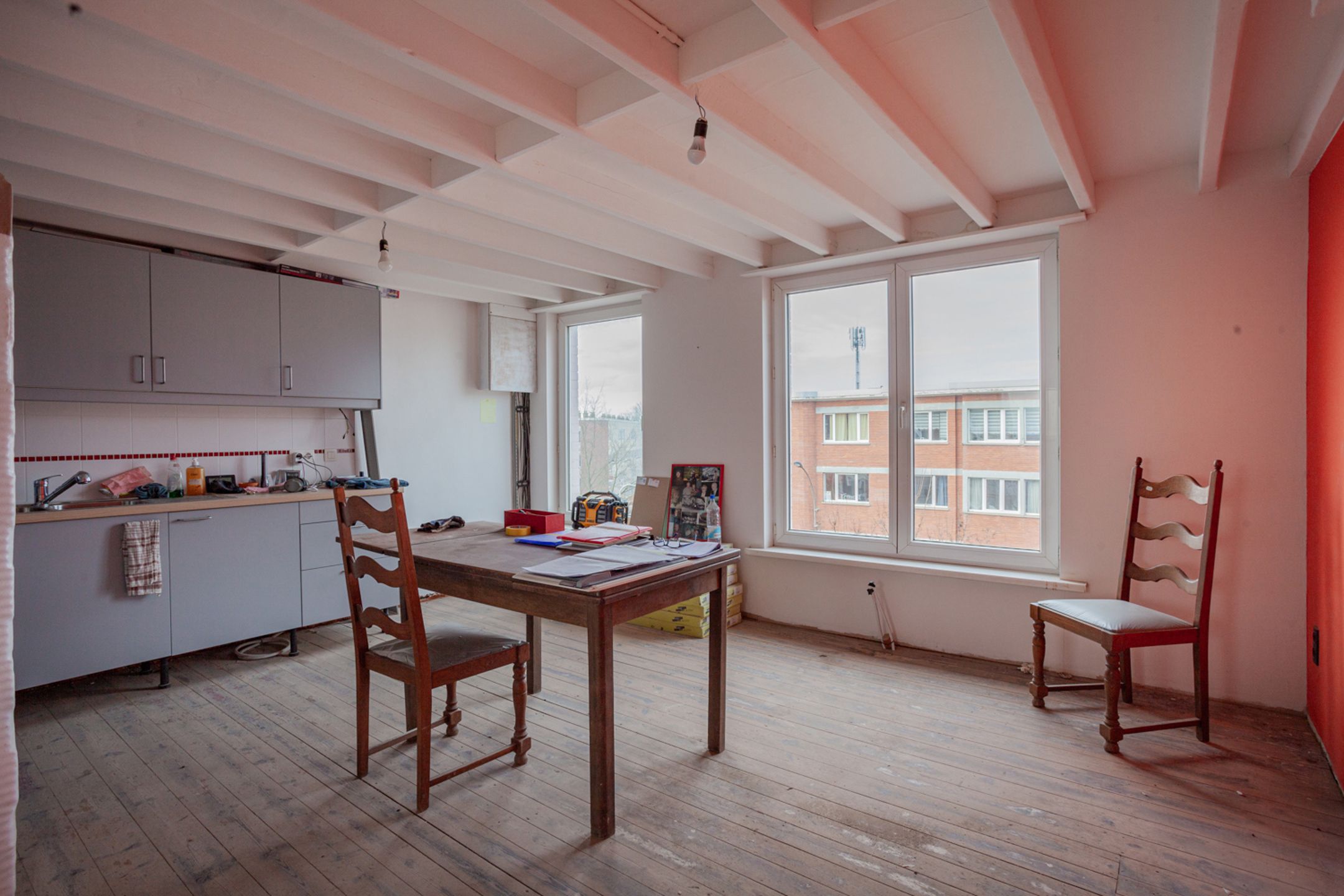 Verder te renoveren opbrengsteigendom met 4 units foto 2