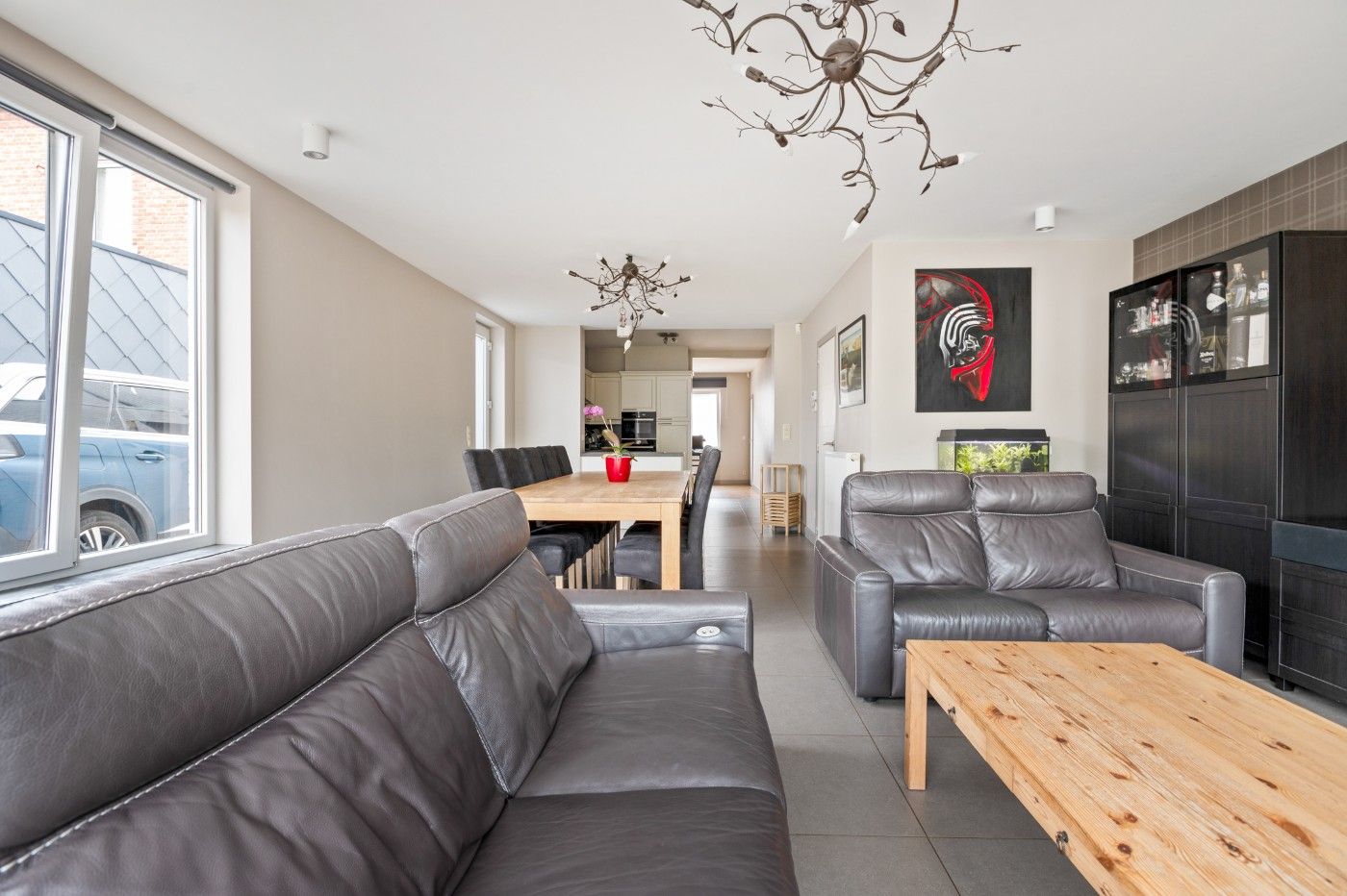 Vrijstaande woning met 3 slpk., brede oprit en tuin foto 6