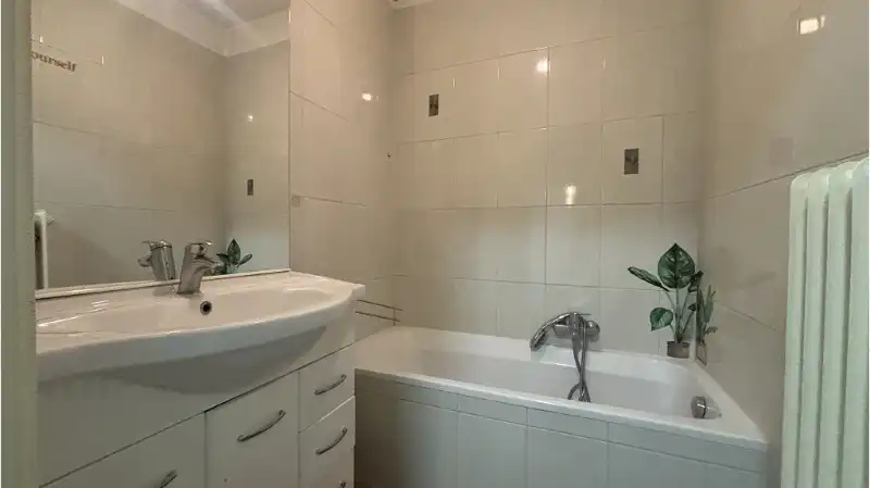 Opbrengsteigendom met 3 wooneenheden, Garage en Tuin te koop in Brugge foto 8