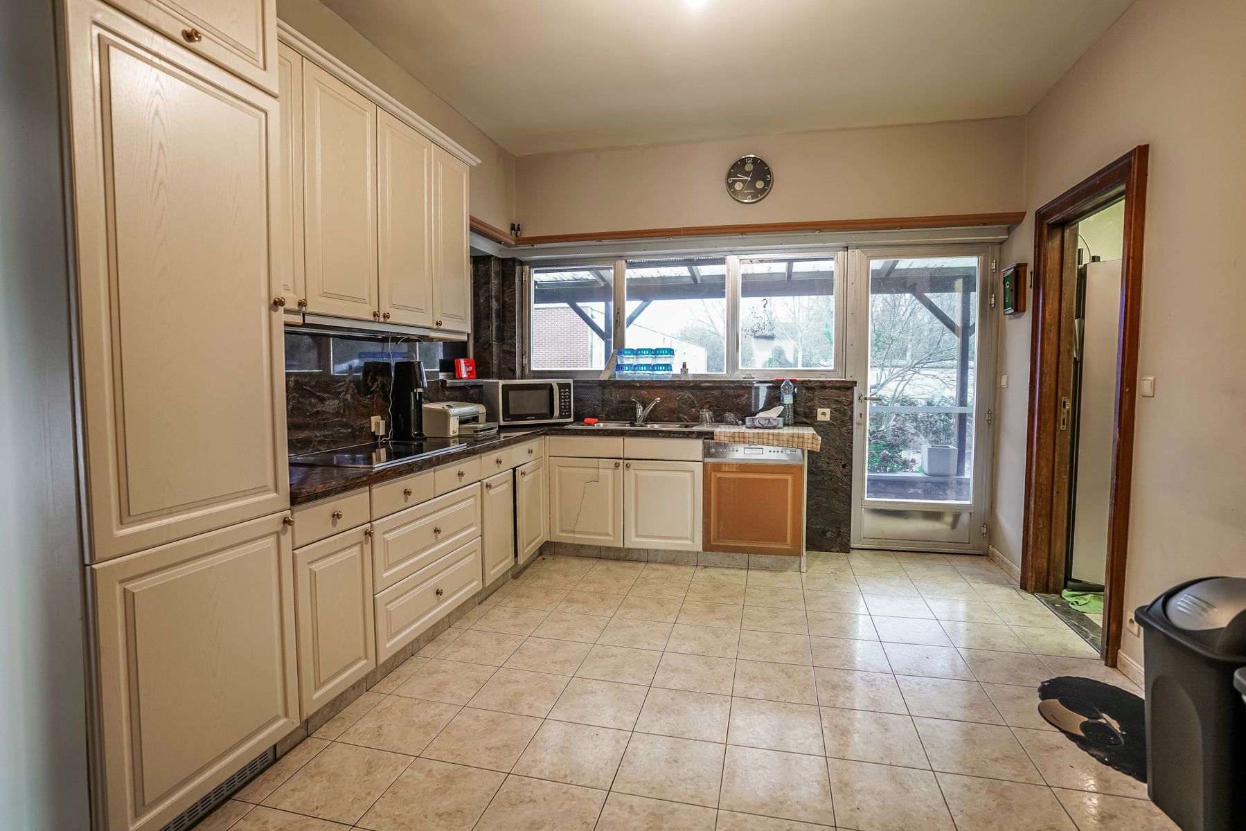 Vrijstaande woning mét magazijn (415m²) op een perceel van 2277m² te Bornem foto 12