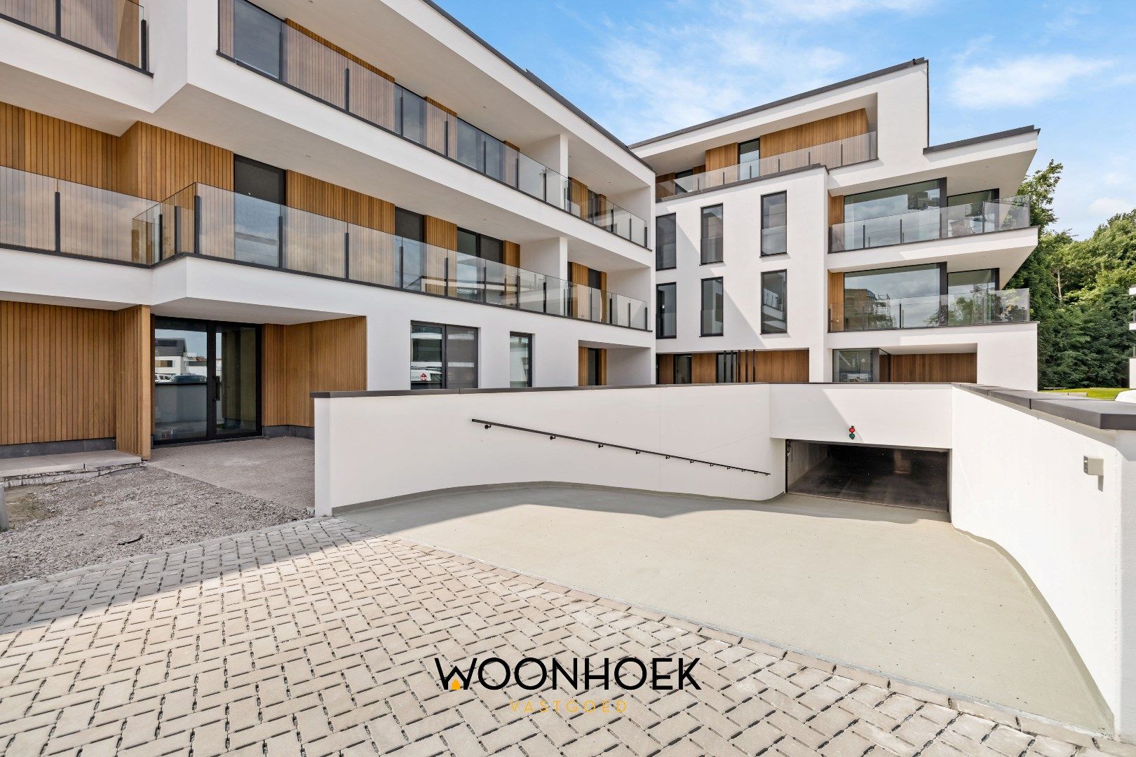 3- slpk luxeappartement met staanplaats in het Oeverpark! foto {{pictureIndex}}