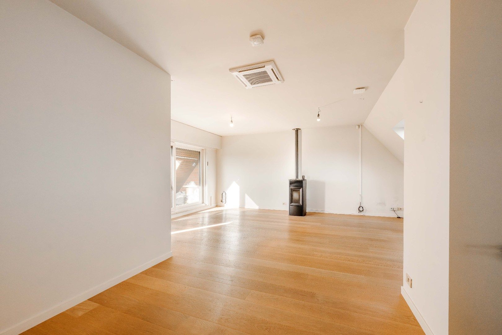 INSTAPKLAAR PENTHOUSE (114 m²) MET 2 SLKS IN HARTJE AALTER foto 3