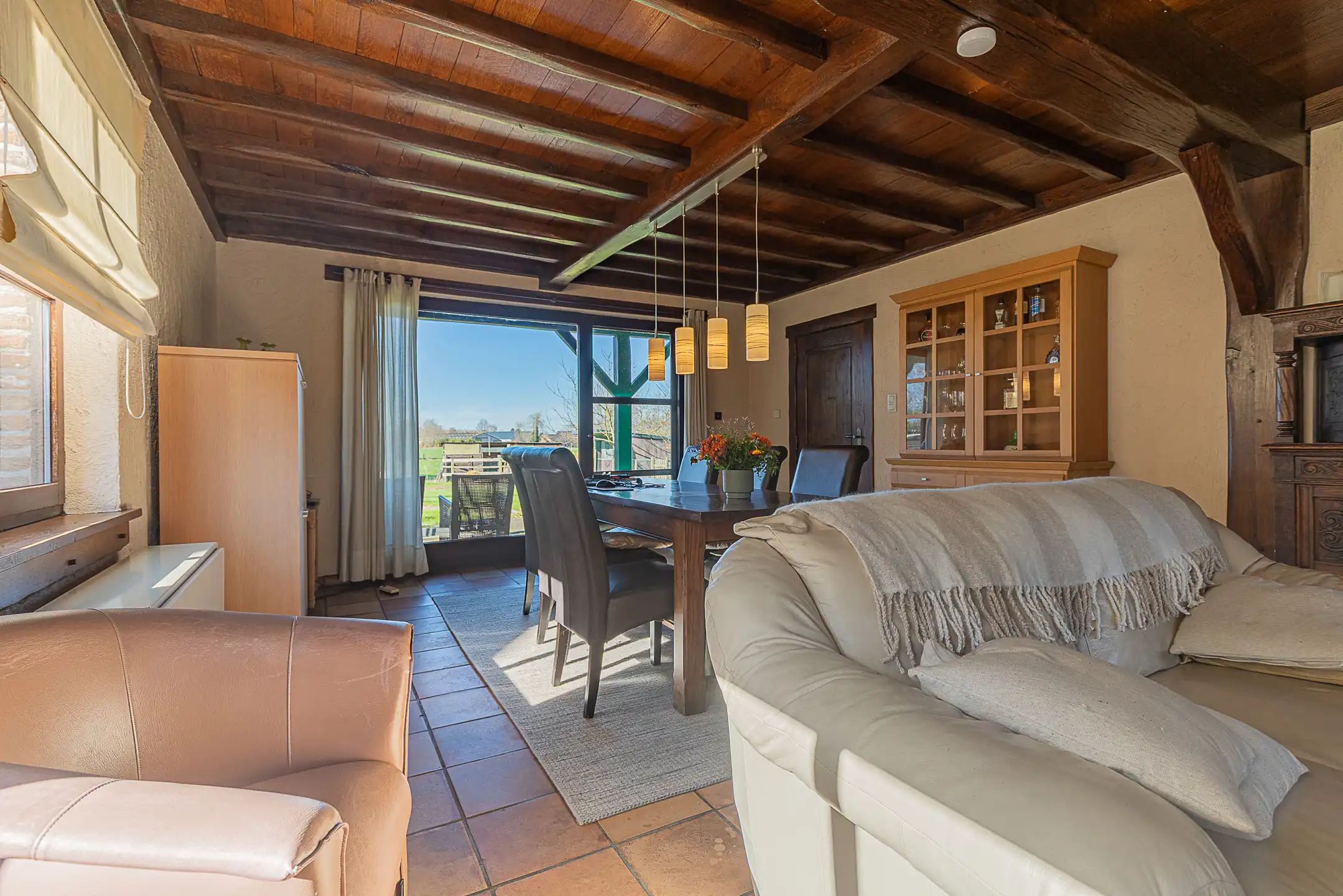 GIJZEGEM – Verzorgde 4-gevelwoning met zicht op de velden foto 10