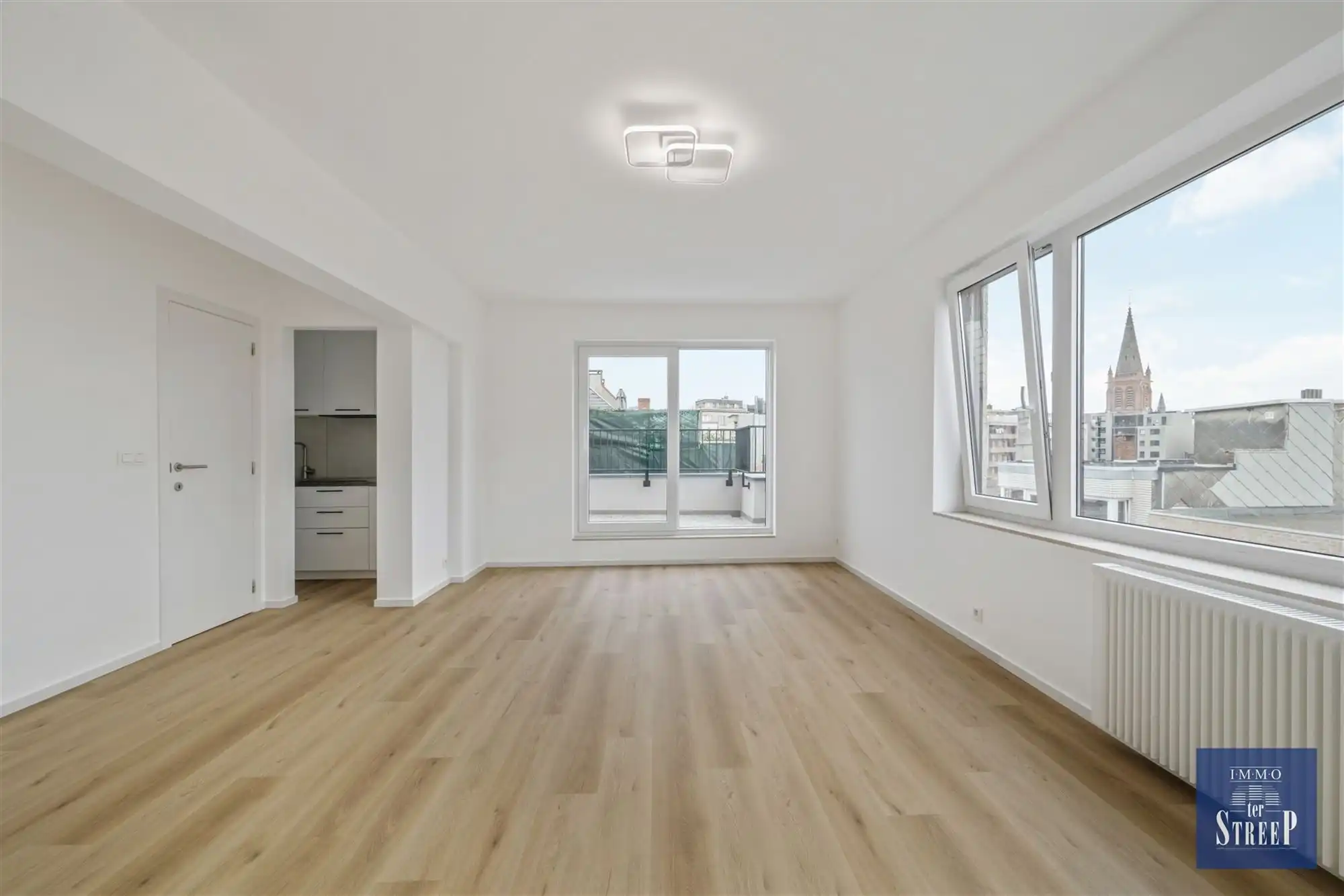 Volledig gerenoveerd appartement met 1 slaapkamer foto 5