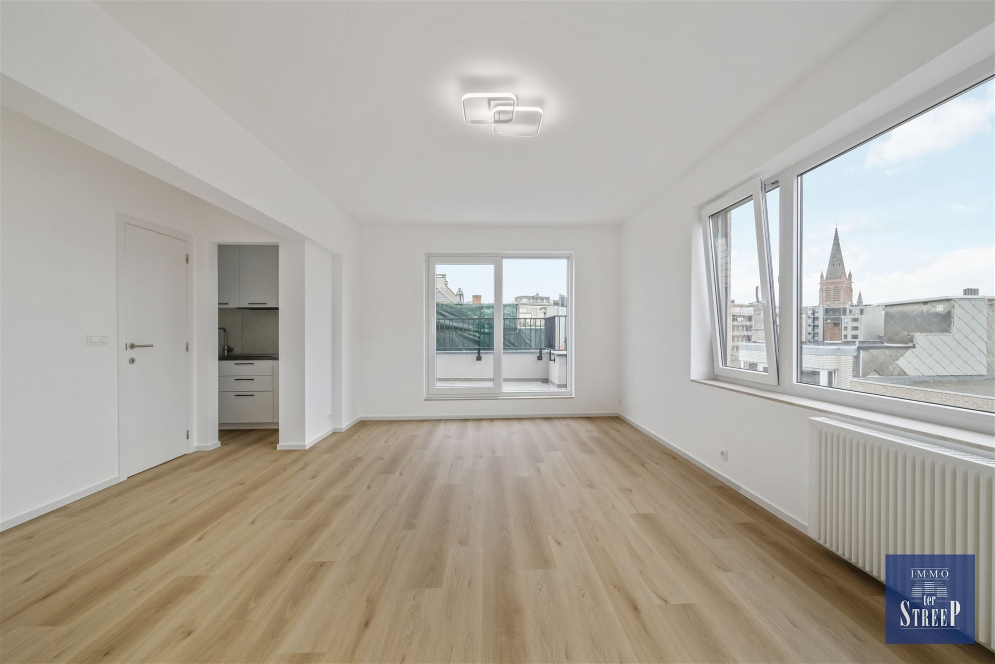 Volledig gerenoveerd appartement met 1 slaapkamer foto 5