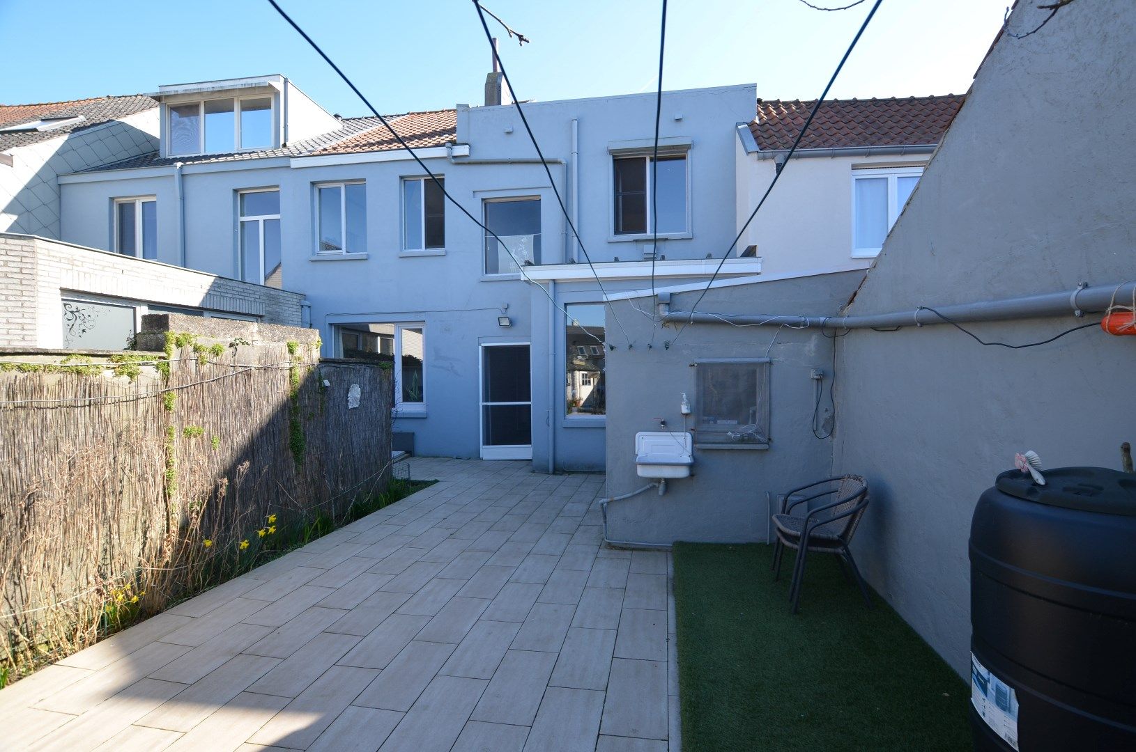 Woonhuis met 2 garages  foto 3