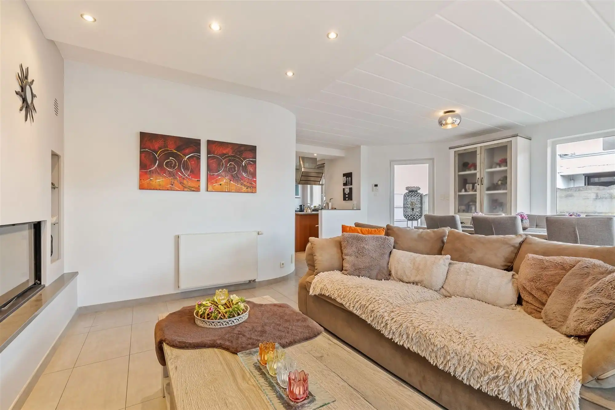 PERFECT ONDERHOUDEN GELIJKVLOERS APPARTEMENT MET 2 SLAAPKAMERS EN RUIME TUIN MET CARPORT EN BERGING TE HEUSDEN foto 3