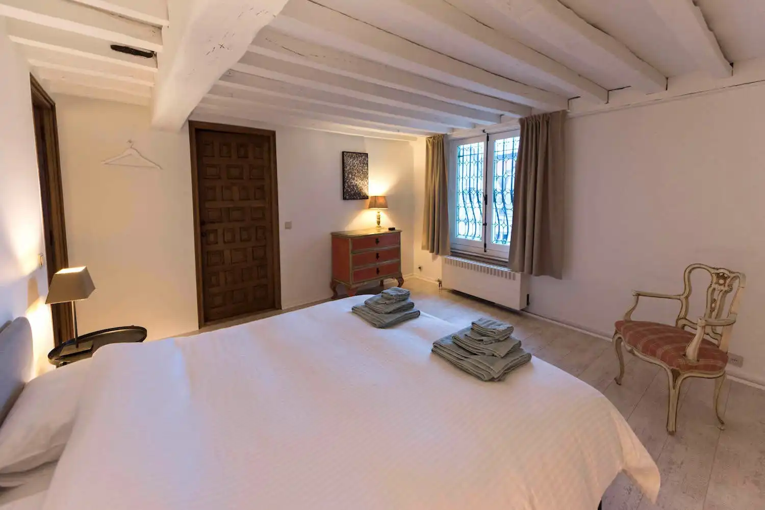 2-slaapkamerappartement met uniek zicht op de Kathedraal – historisch centrum Antwerpen foto 9