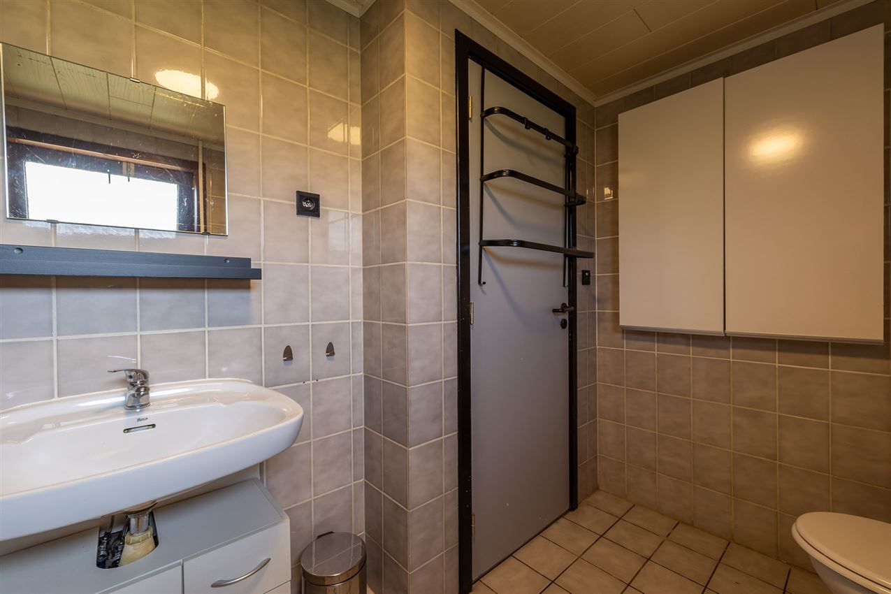 Vrijstaande woning met 3slk op 22a40ca op strategische ligging foto 15