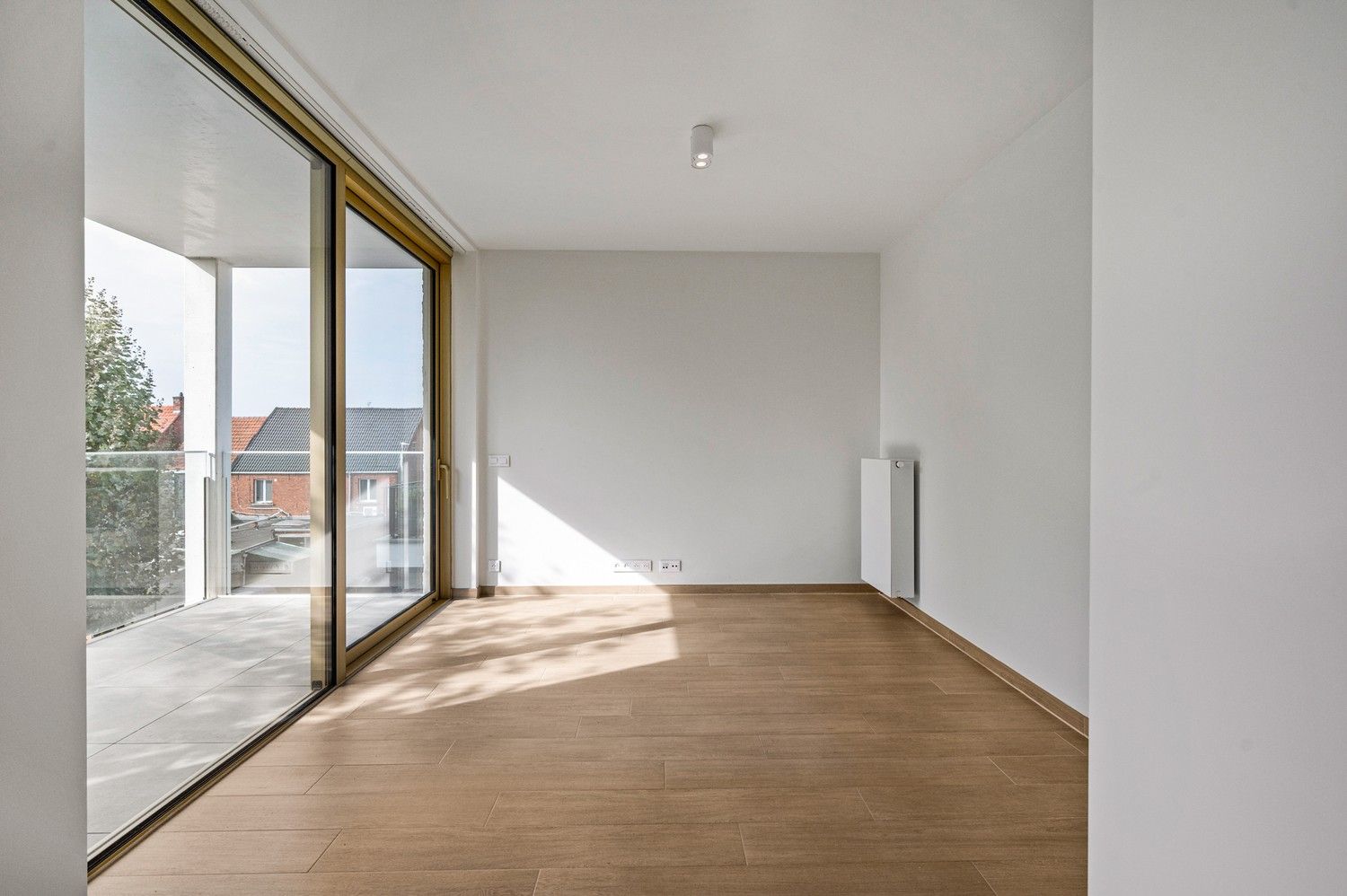 Modern 1-slaapkamer BEN appartement met een terras en autostaanplaats te Kapellen! foto 3