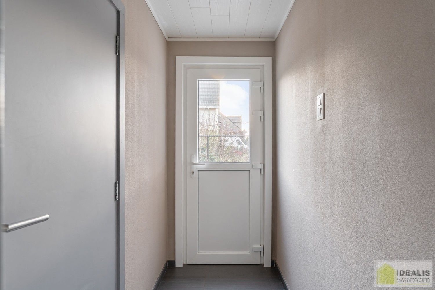 IDEALIS VASTGOED – Instapklare eengezinswoning met een lichtrijke leefruimte, 3 ruime slaapkamers (mogelijks 4), 2 badkamers op een fijn zuid-oost georiënteerd perceel! Deze woning bevindt zich op een perceel van 5a 19ca in een rustige en gezinsvriendelijke woonstraat! foto 21