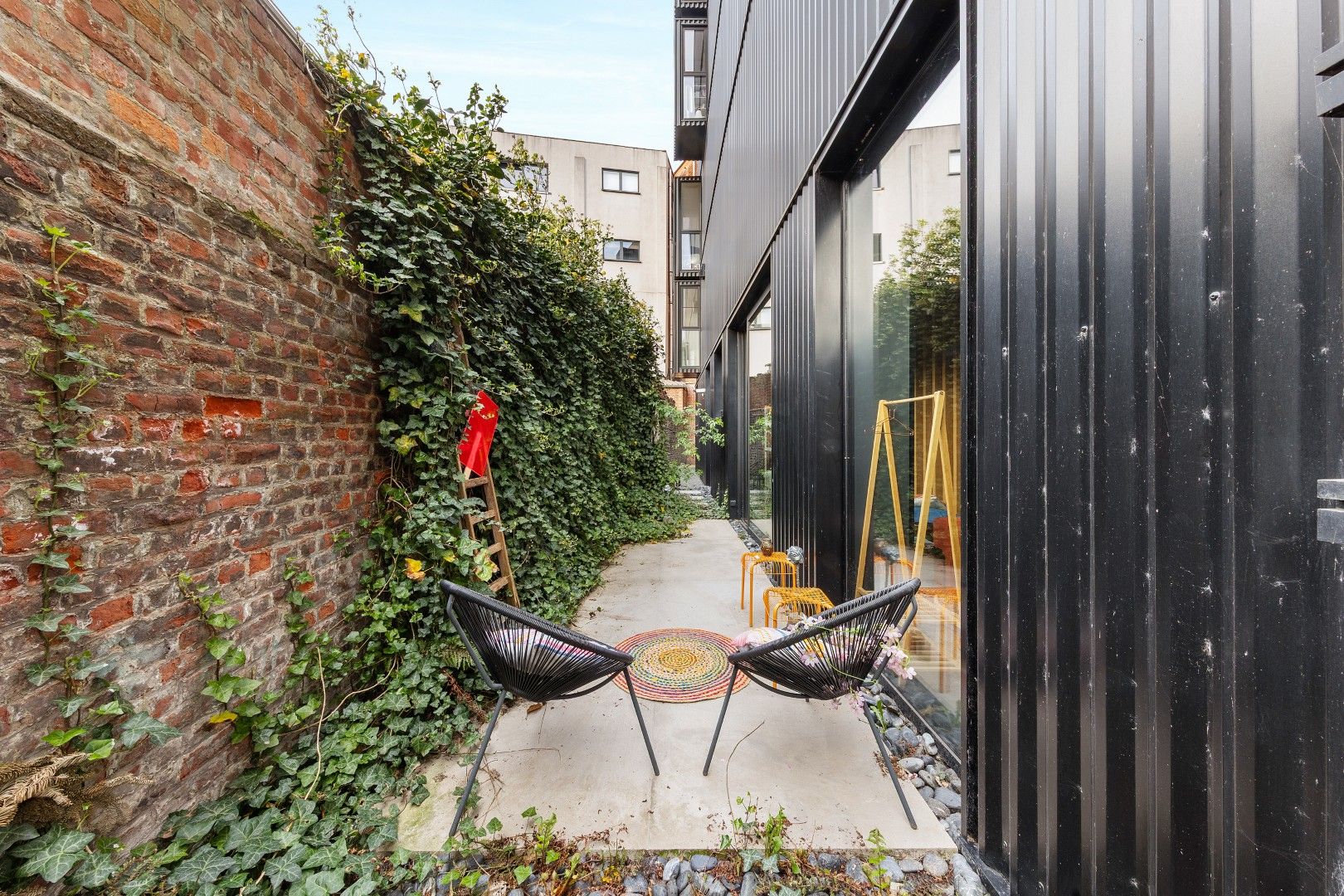 HIGH-END HANDELSRUIMTE OF KANTOOR MET GARAGE foto 20