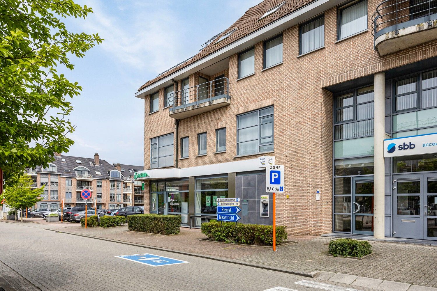 Ruim, instapklaar appartement met 2 slaapkamers op TOPlocatie in centrum Lanaken foto 29