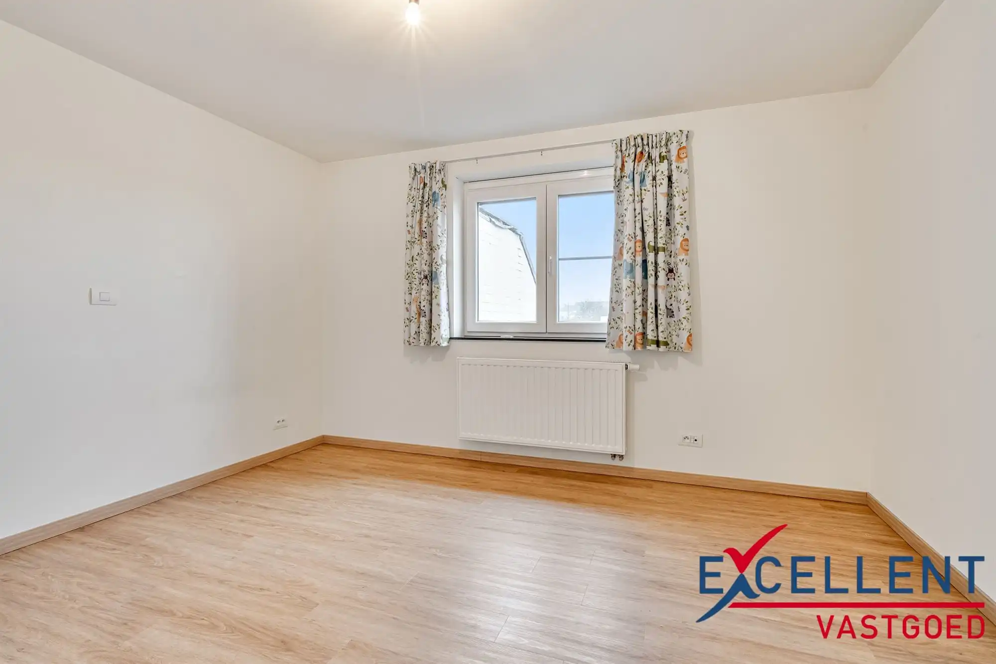 Instapklare en ruime woning met 5 slaapkamers in Zulte te koop foto 6