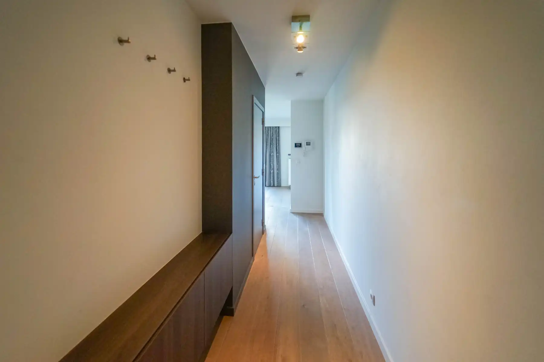 Studio met ruim terras aan Zuiderpoort Te huur foto 6