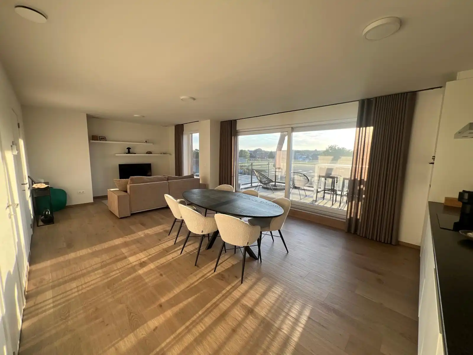 Modern 2 slaapkamerappartement in Maasmechelen met parking foto 3