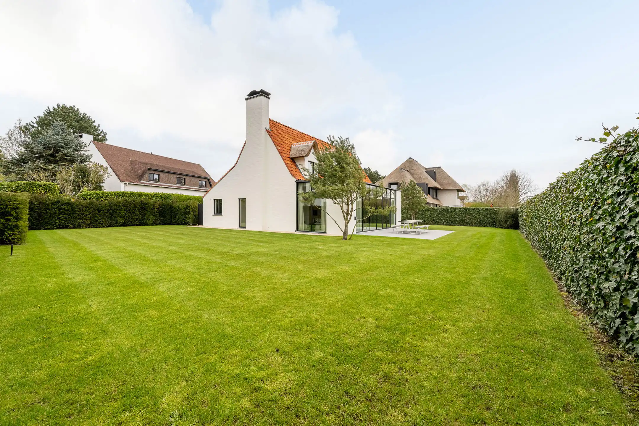 Tijdloze elegantie op een gegeerde locatie nabij het Zoute foto 2