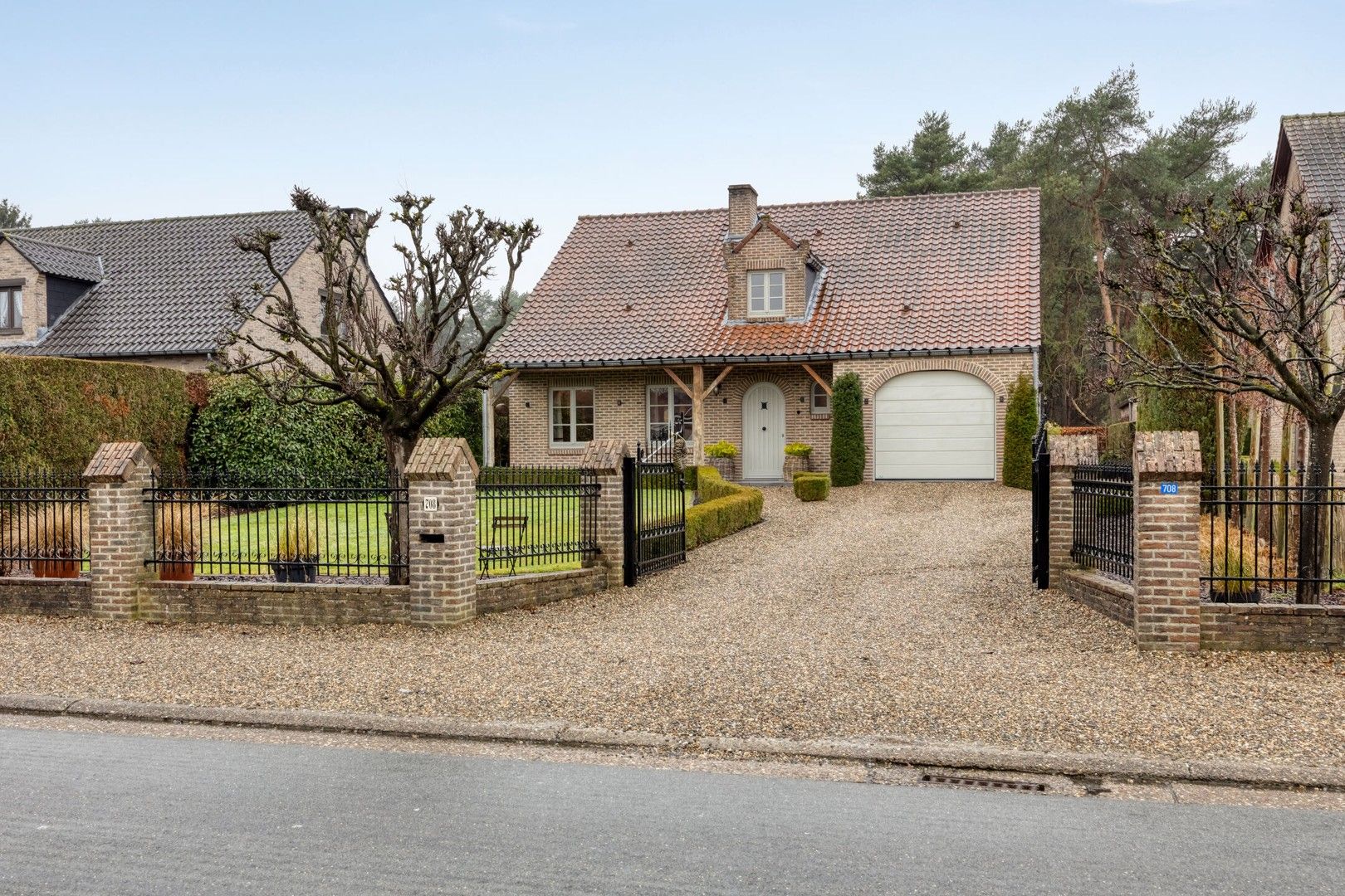 Oude Baan 708, 3630 Maasmechelen foto {{pictureIndex}}