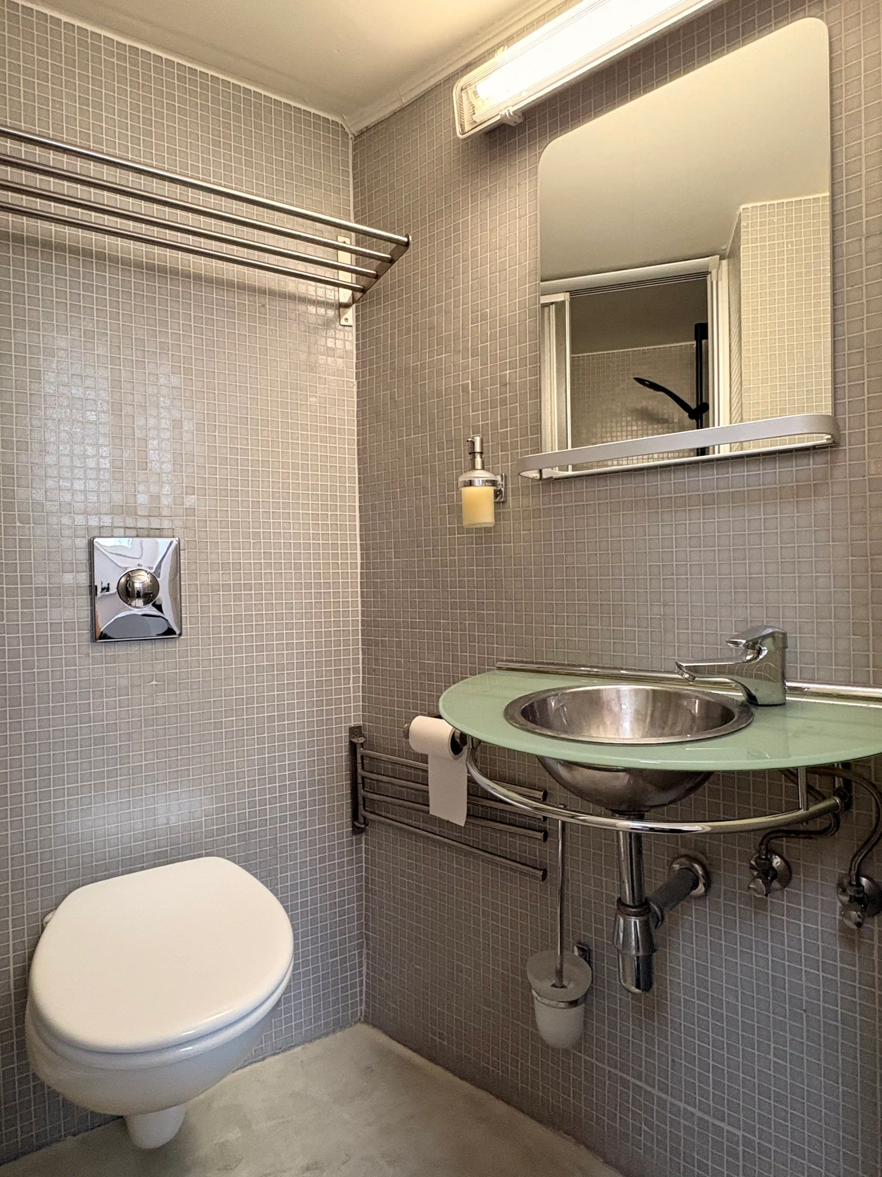 Handelspand met drie studio’s te koop op topligging in Gent foto 19