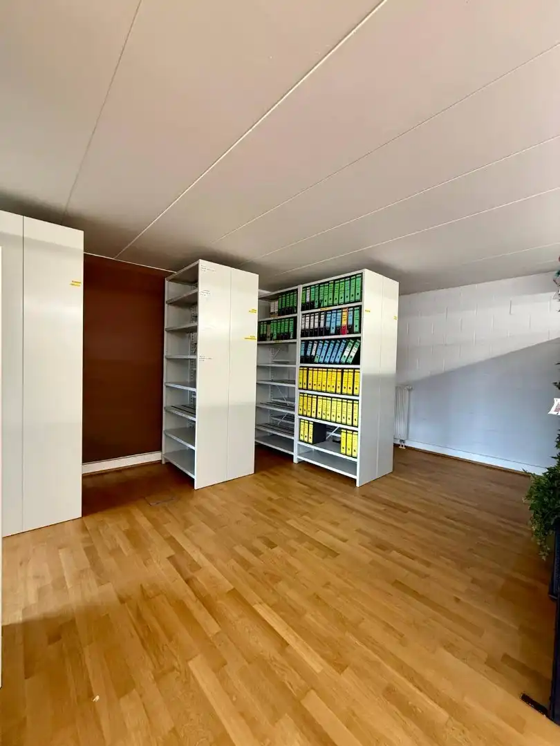 Handelsgelijkvloers met depot en weldra 2 lofts of 4 appartementen. foto 20