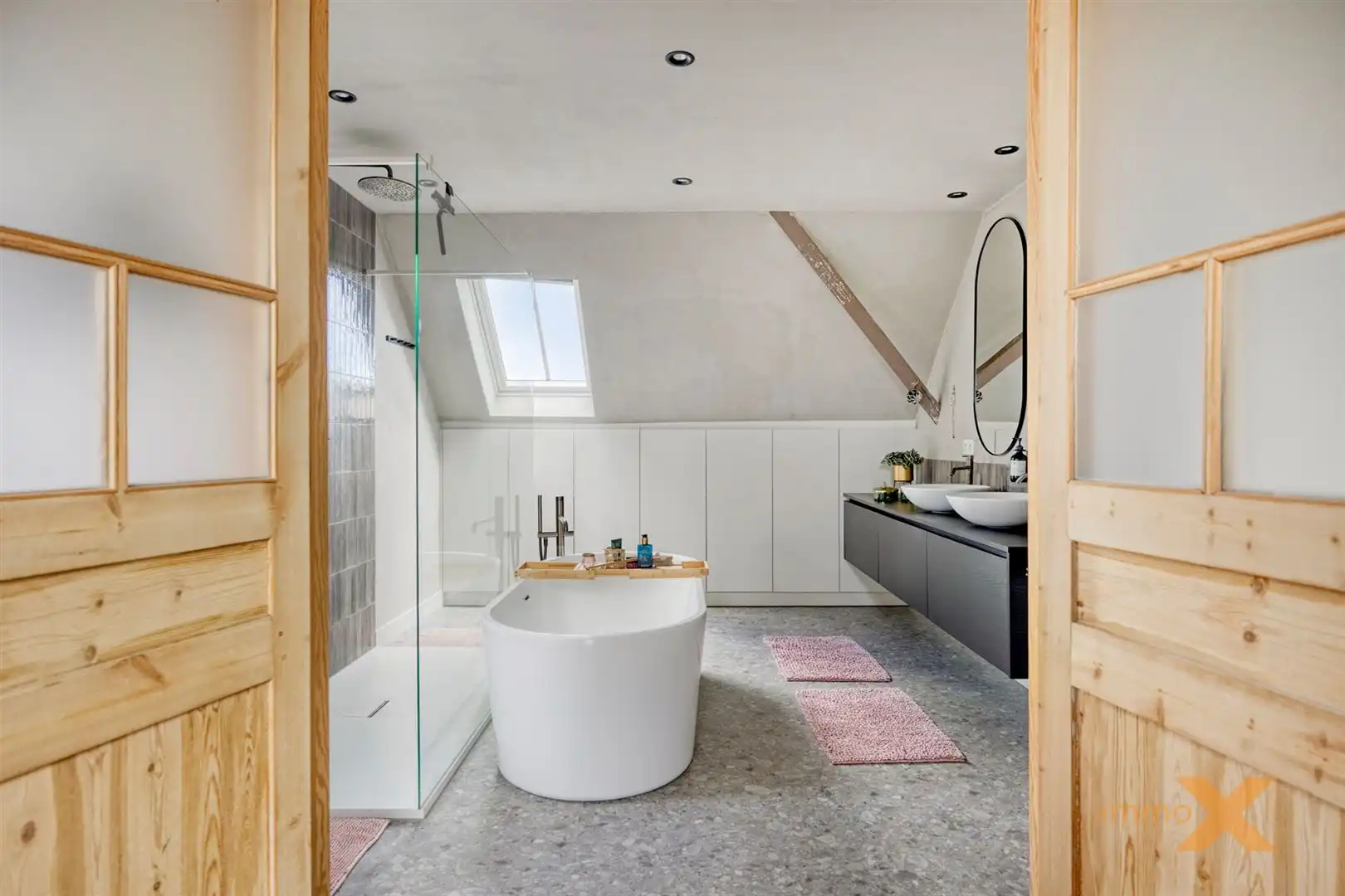 INSTAPKLARE HOEVEWONING MET STALLINGEN EN WEIDEN foto 23