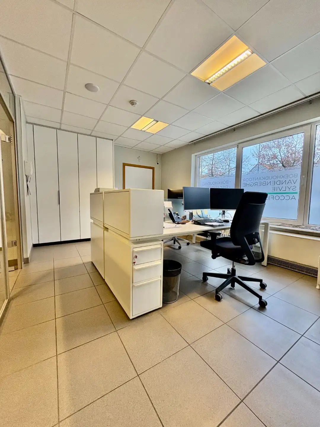 Instapklaar handelspand in het centrum van Heestert! foto 4