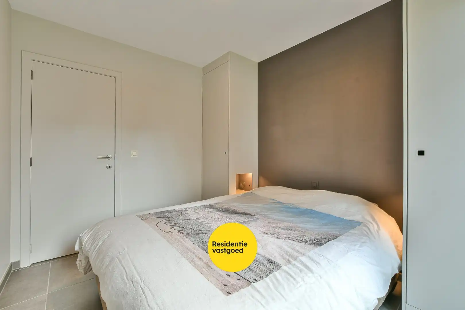 Gelijkvloers 2-slaapkamerappartement met tuin op toplocatie vlakbij de zee!  foto 13