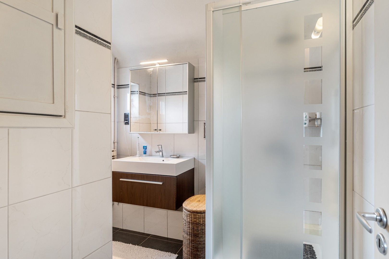 🏡 Te koop – Instapklare, goed onderhouden woning met 3 slaapkamers in Heusden-Zolder foto 7