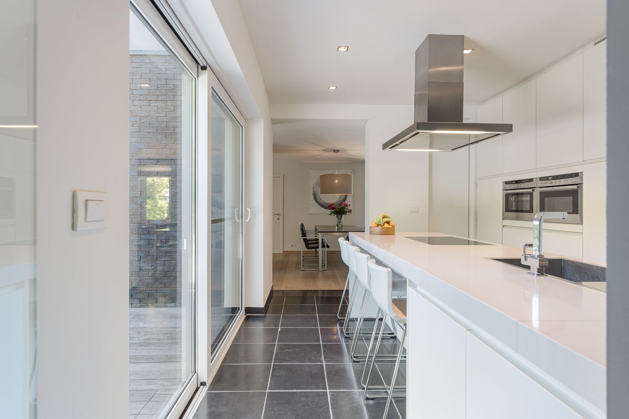 Exclusieve villa met tijdloze klasse, zwemvijver en zicht op groen te Hasselt ! foto 14