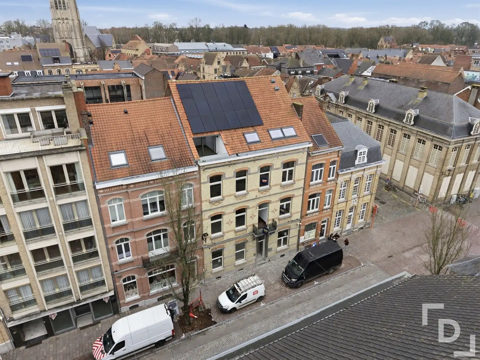 Nieuwbouwappartement met 2 terrassen te koop in centrum Ieper. foto 15