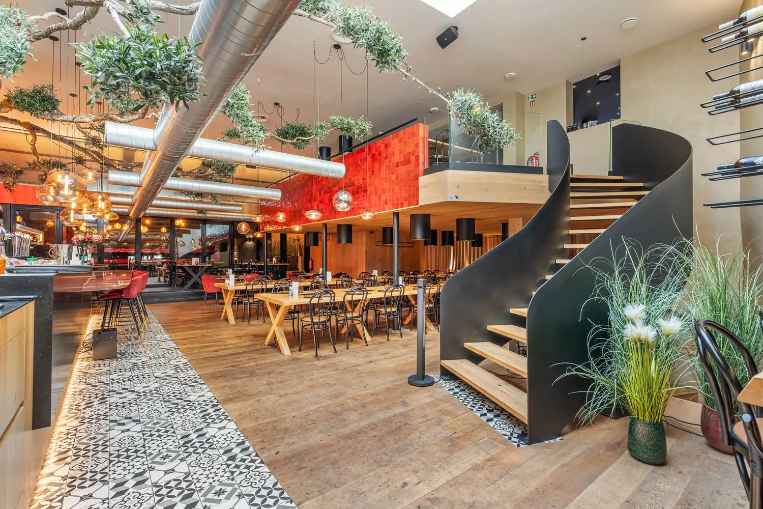 Investeringspand met stabiele huurder op topligging in Sint-Truiden (uitbating blijft behouden) foto 2