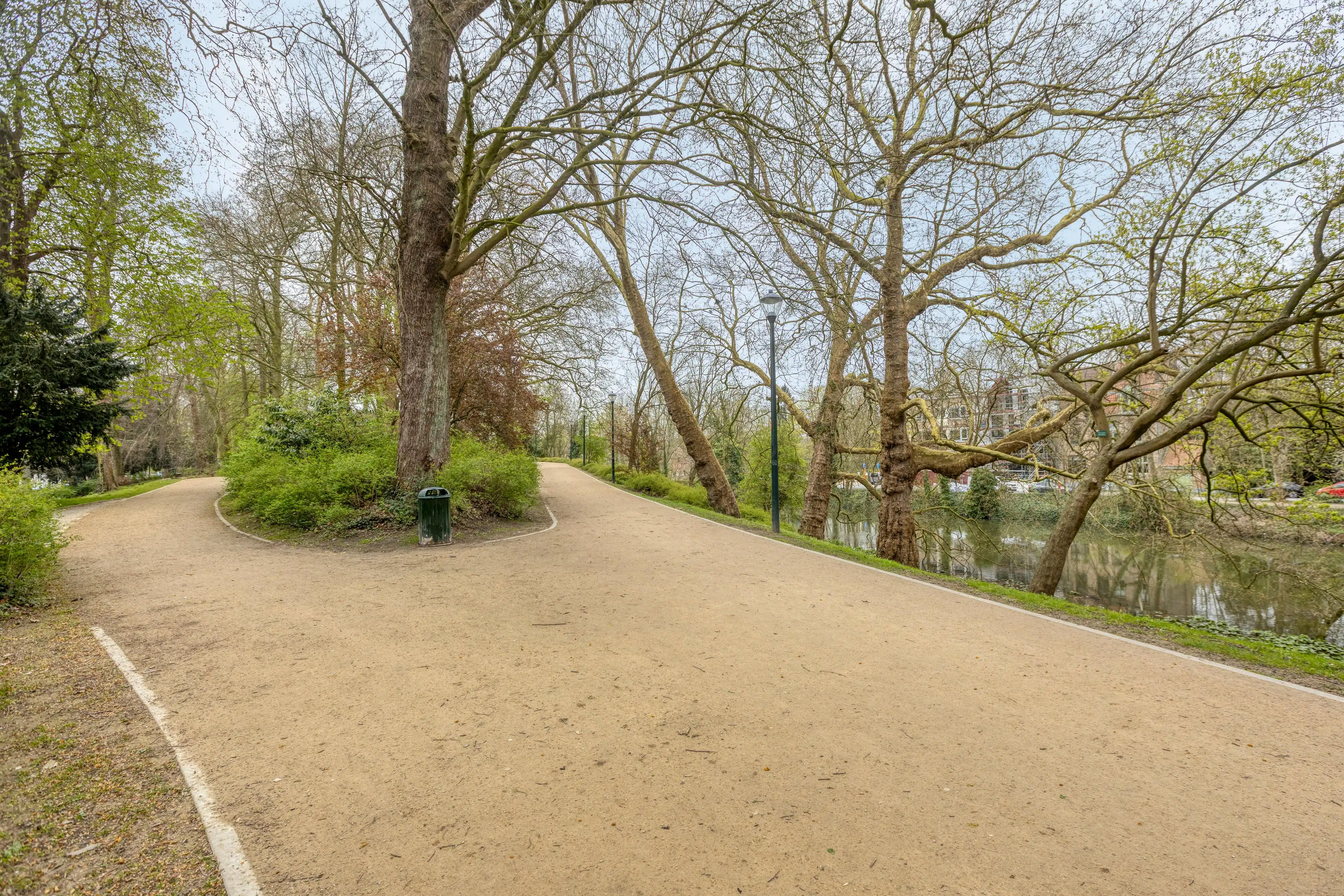Te renoveren woning te koop in Brugge nabij de Vesten foto 14