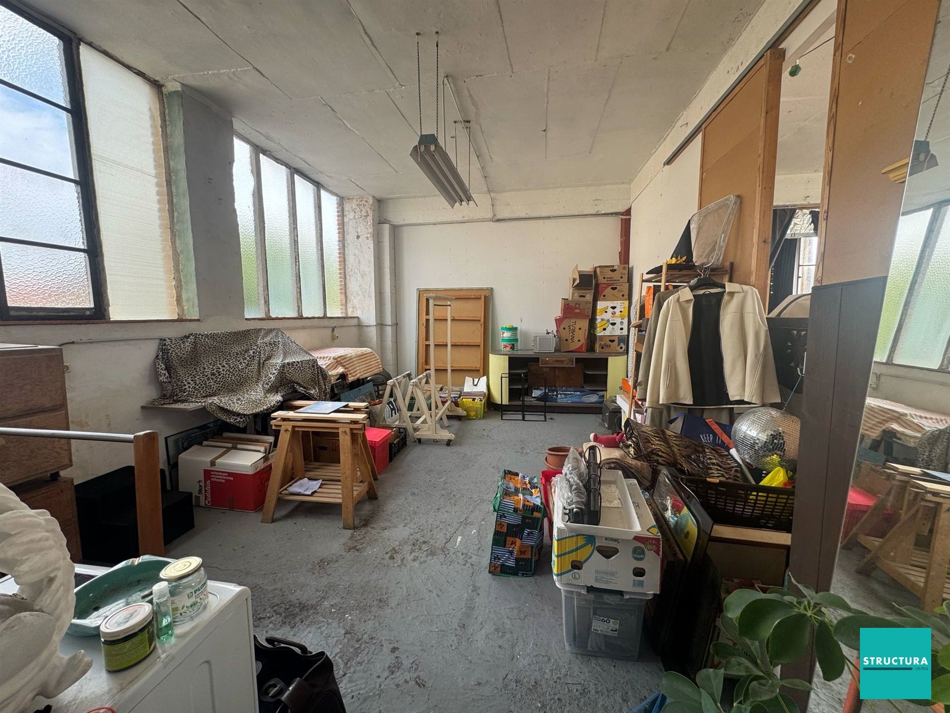 Ruime atelier te huur in Koekelberg.



 foto 8