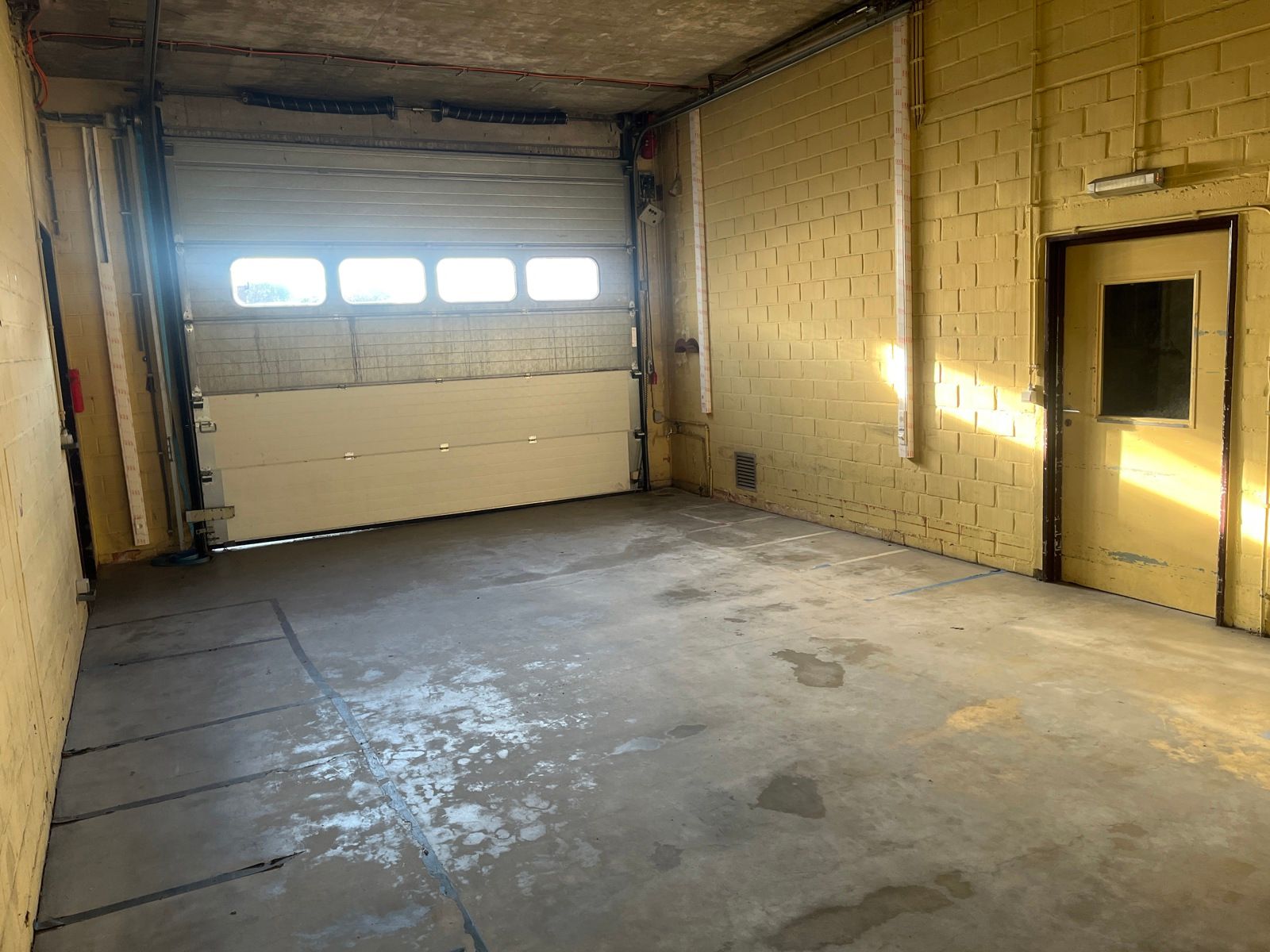 Polyvalente en opsplitsbare commerciële building in centrum Aartselaar foto 4