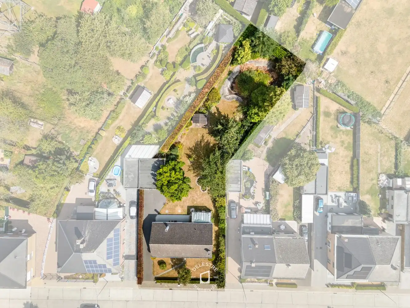 RUIME WONING met garage voor 2 wagens en grote tuin op centrale ligging in Welle foto 4